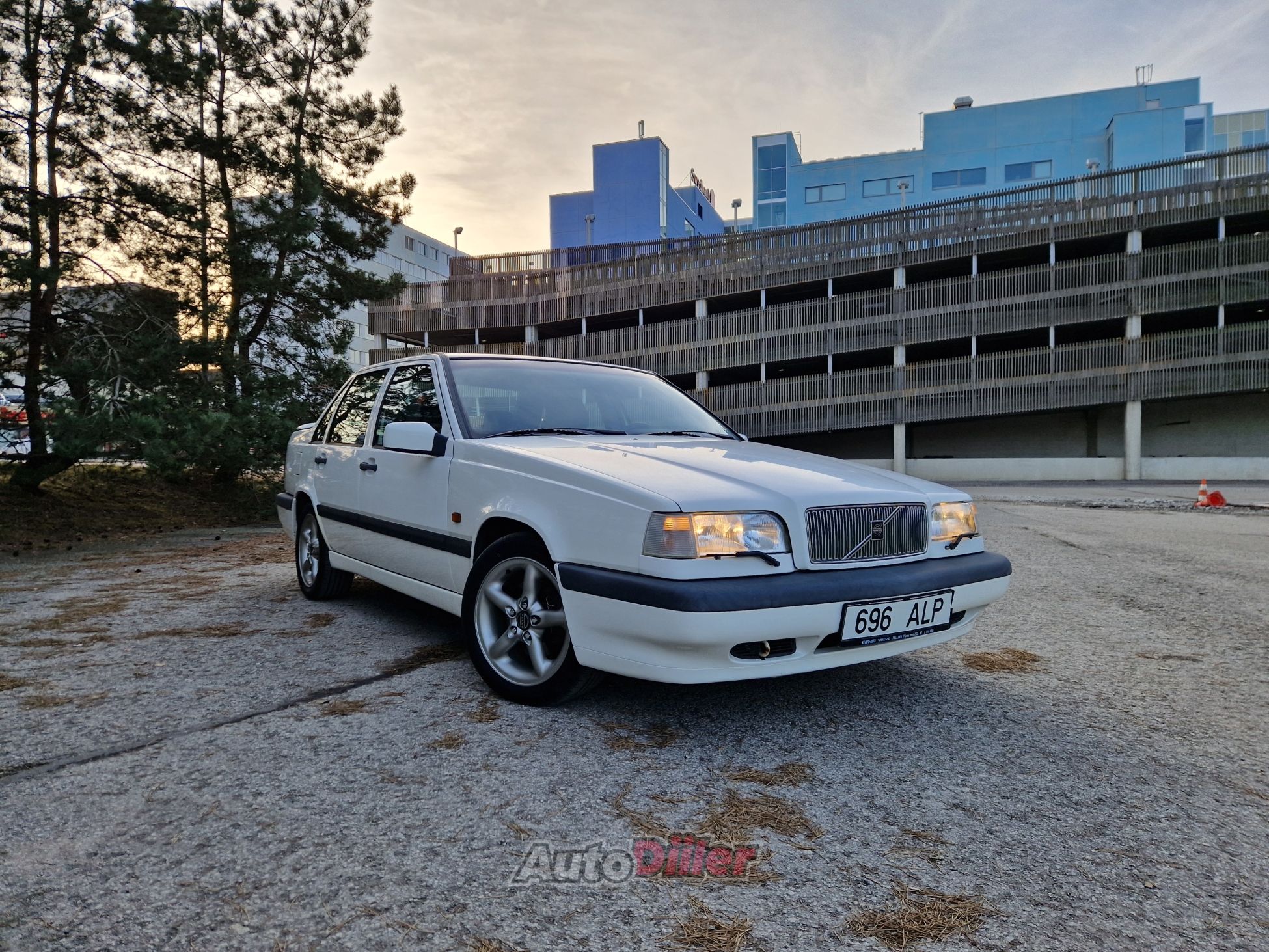 Volvo 850 2.4 106kW - Autodiiler