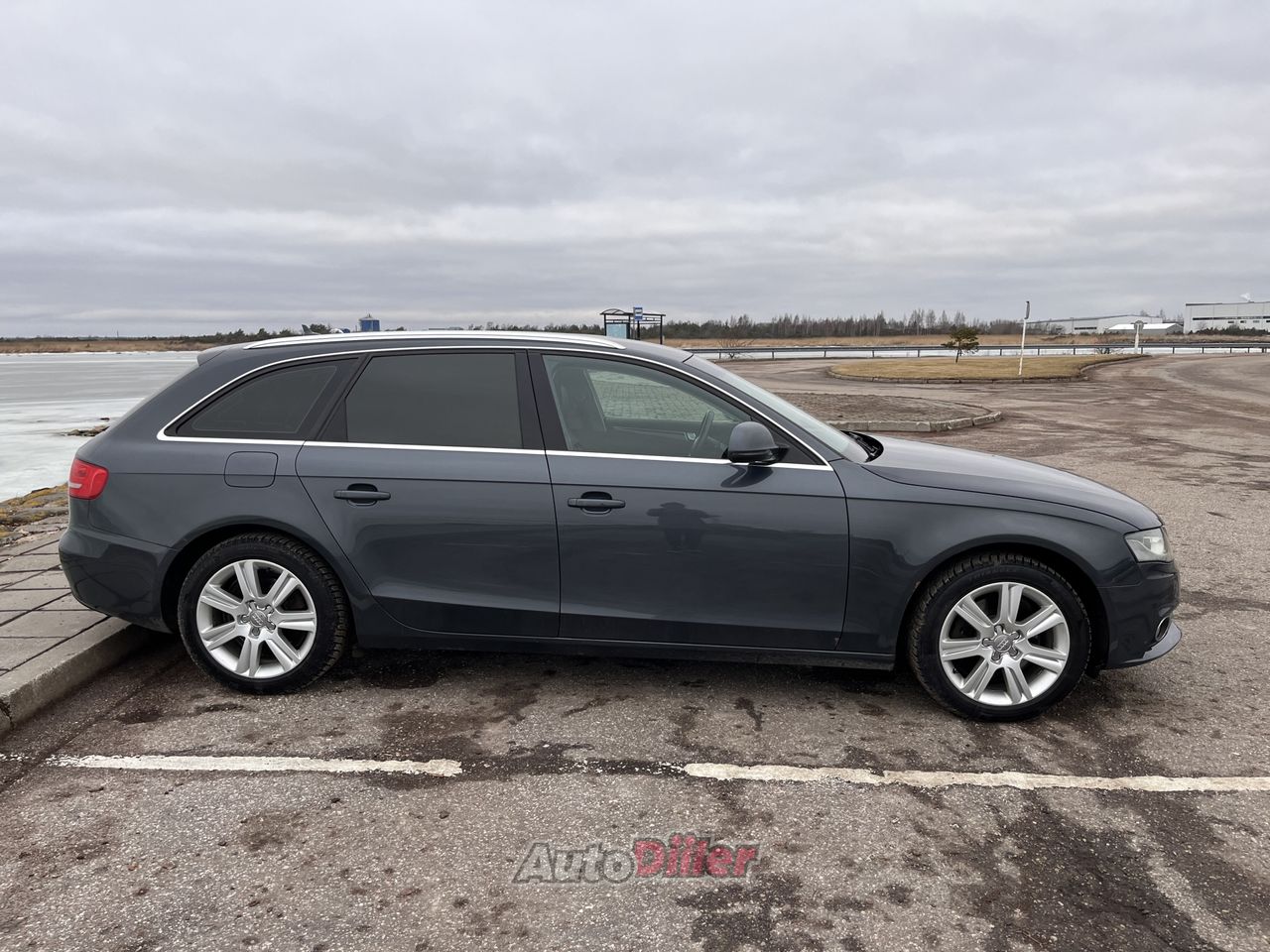 Audi A4 S-Line 2.0 105kW - Autodiiler