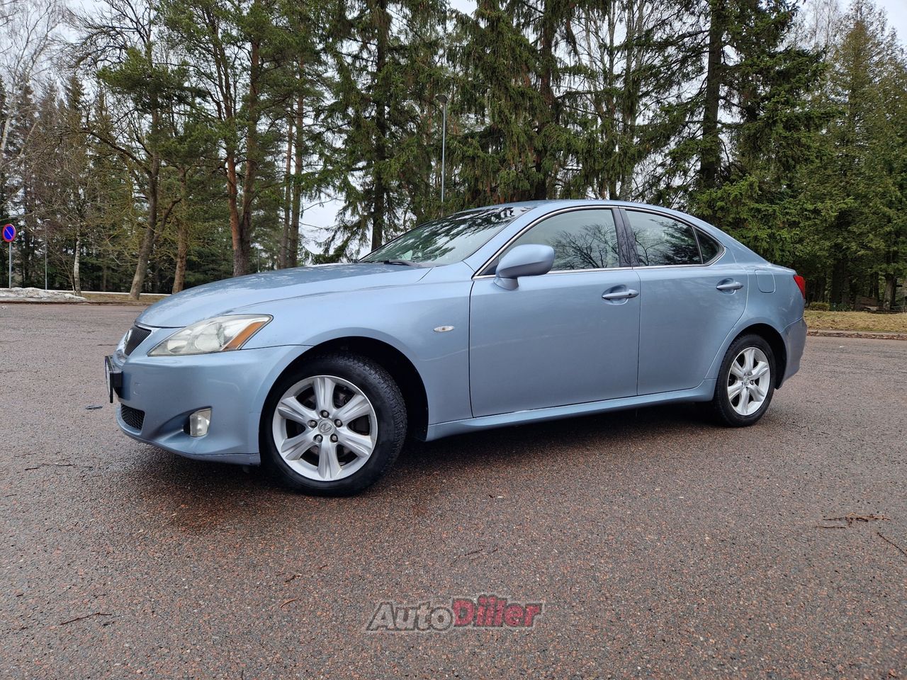 Lexus IS 220 2.2 130kW - Autodiiler