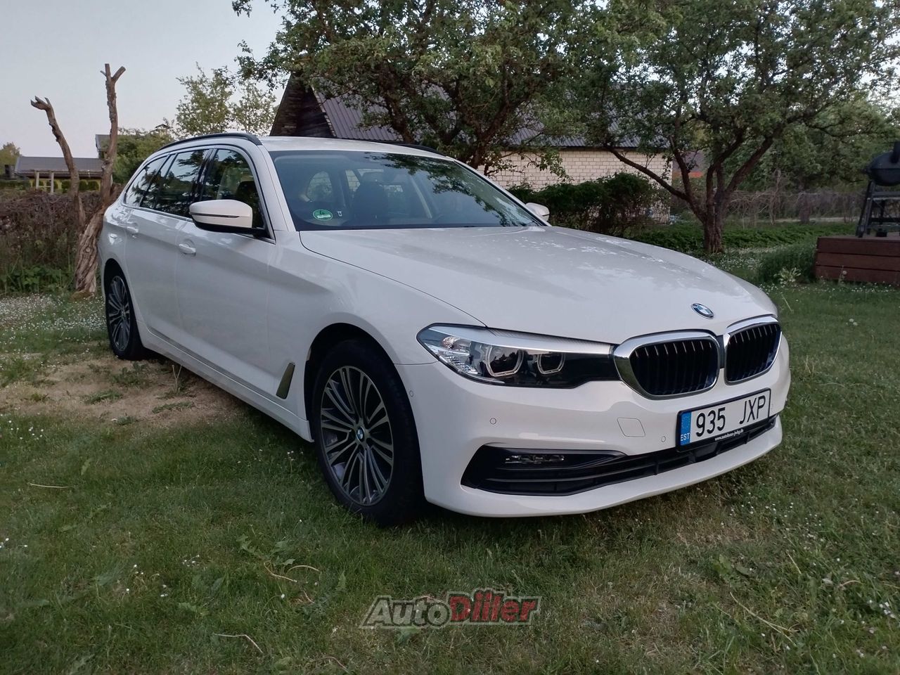 BMW 520 xDrive Sportline Head-Up 2.0 140kW - Autodiiler