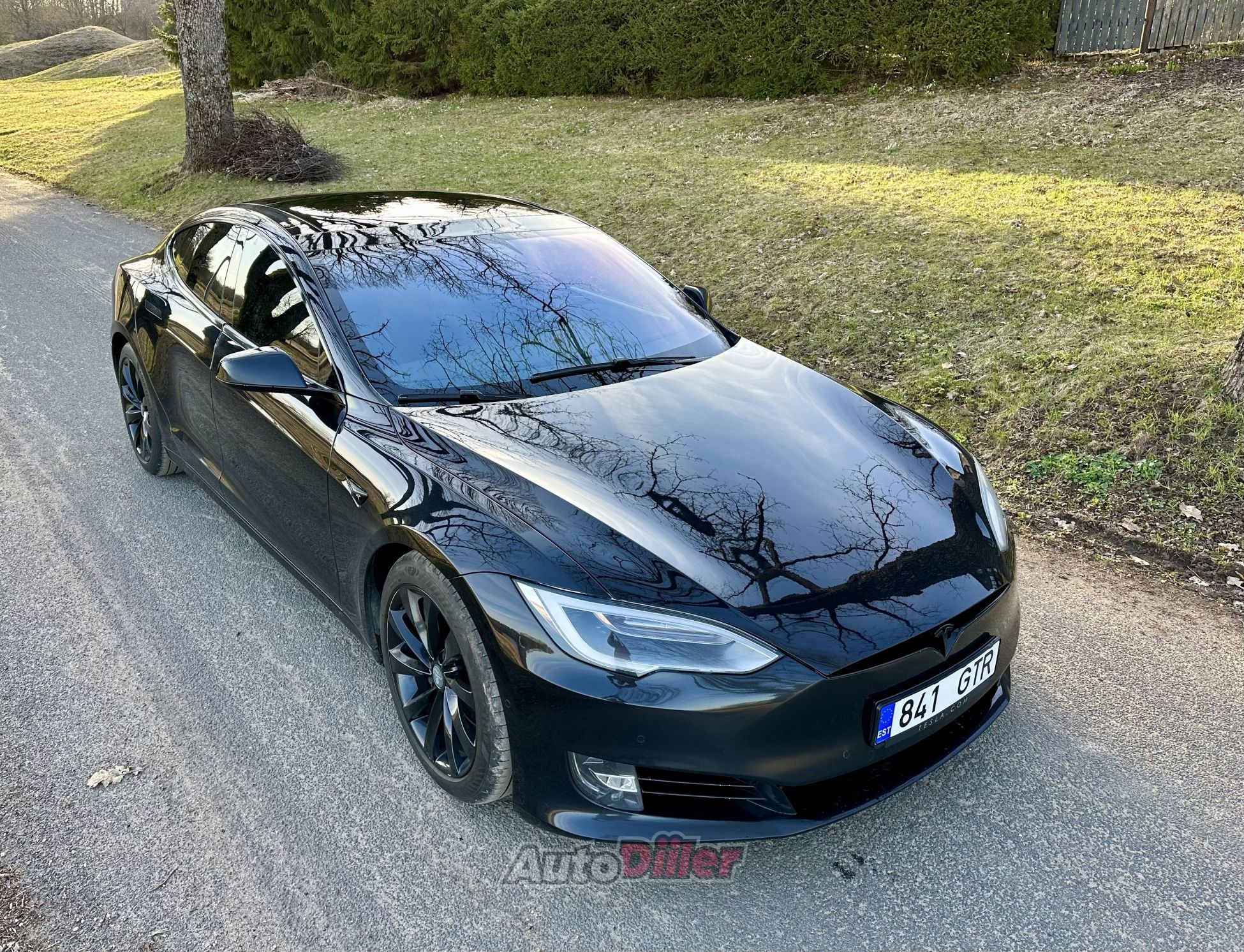 Tesla Model S 75d AWD Blackout Edition 386kW - Autodiiler