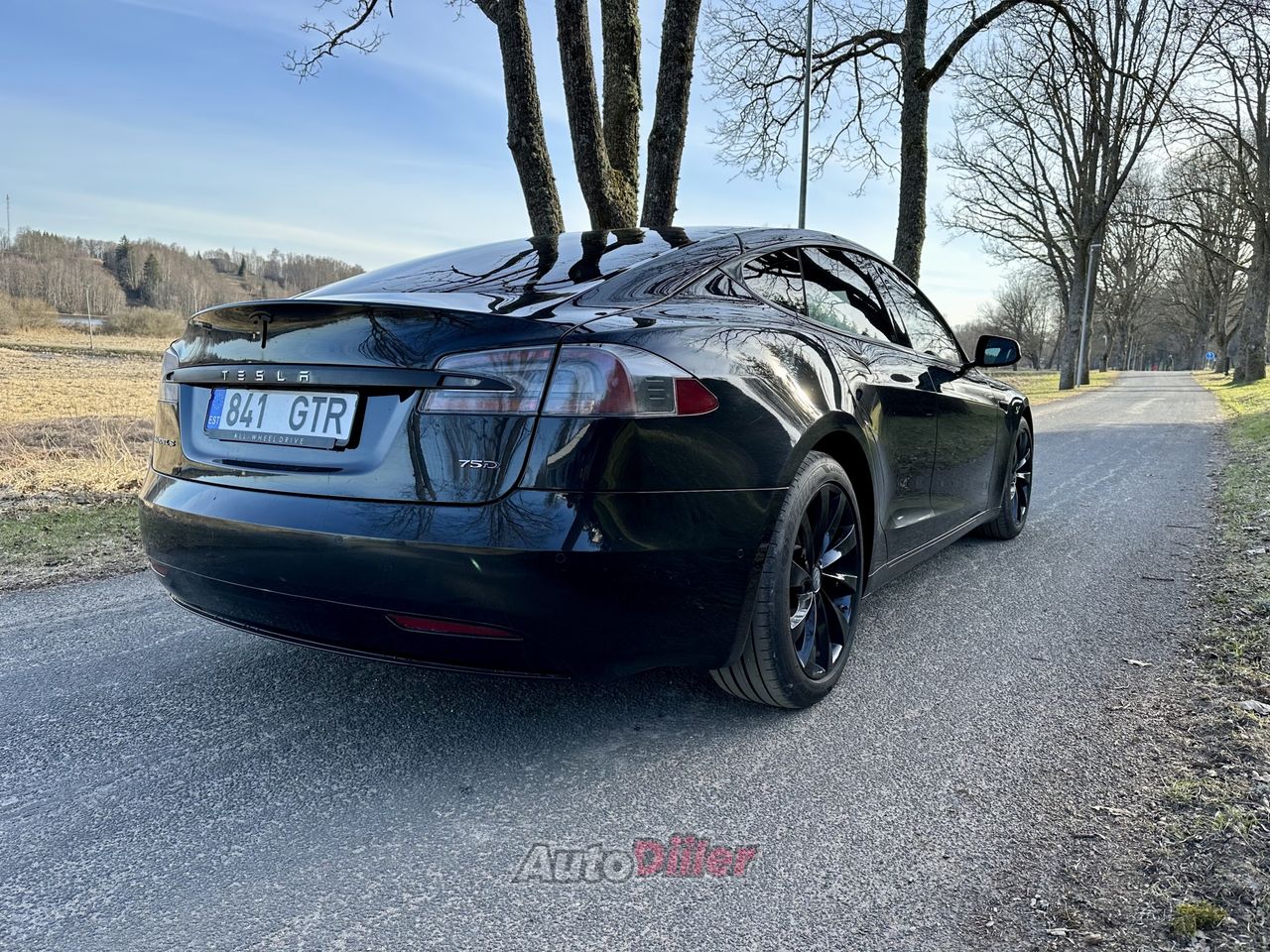 Tesla Model S 75d AWD Blackout Edition 386kW - Autodiiler