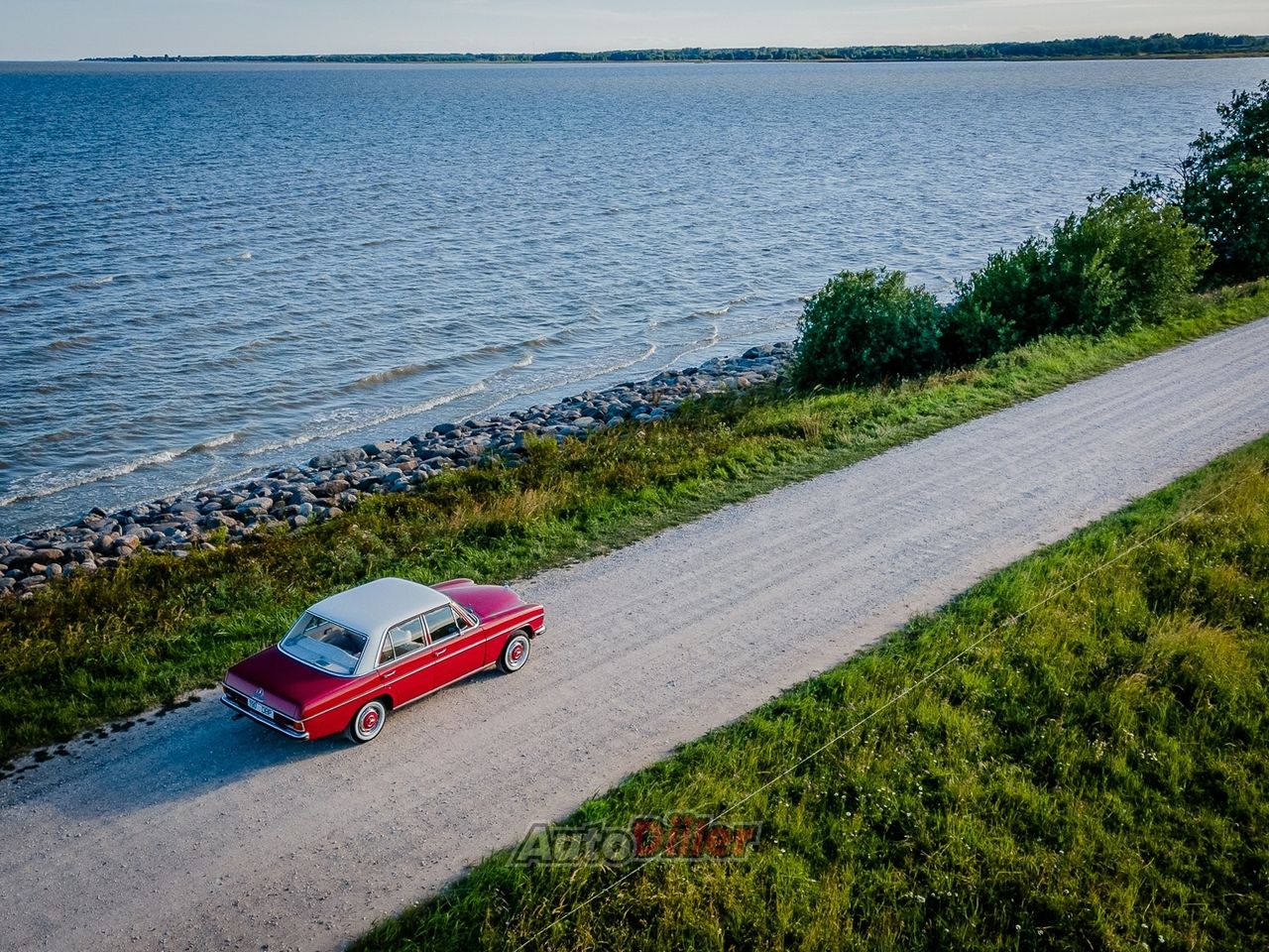 Mercedes-Benz 200 W115 2.0 70kW - Autodiiler