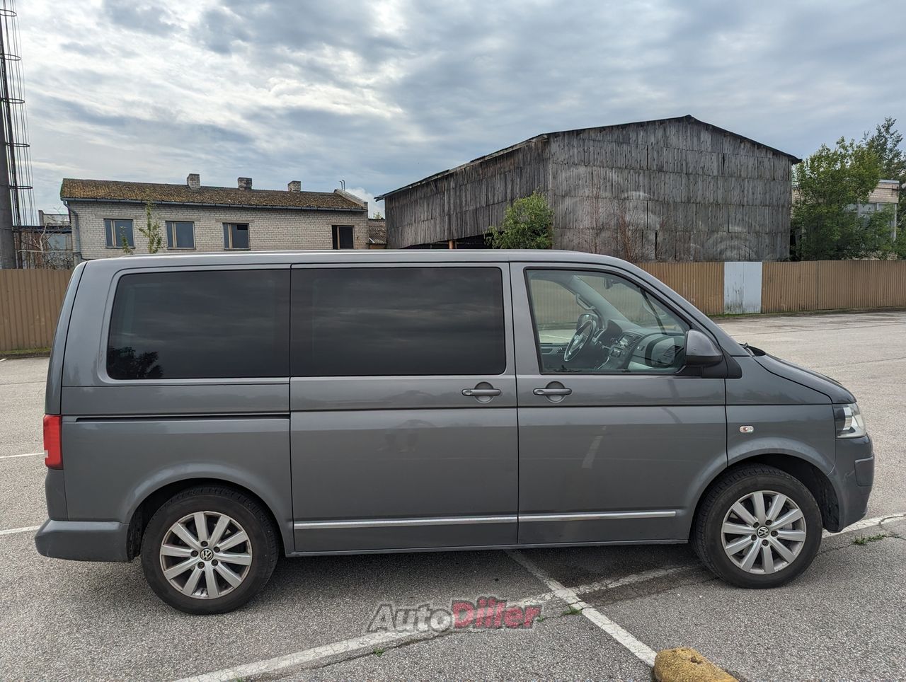 Volkswagen Multivan Highline 2.0 132kW - Autodiiler