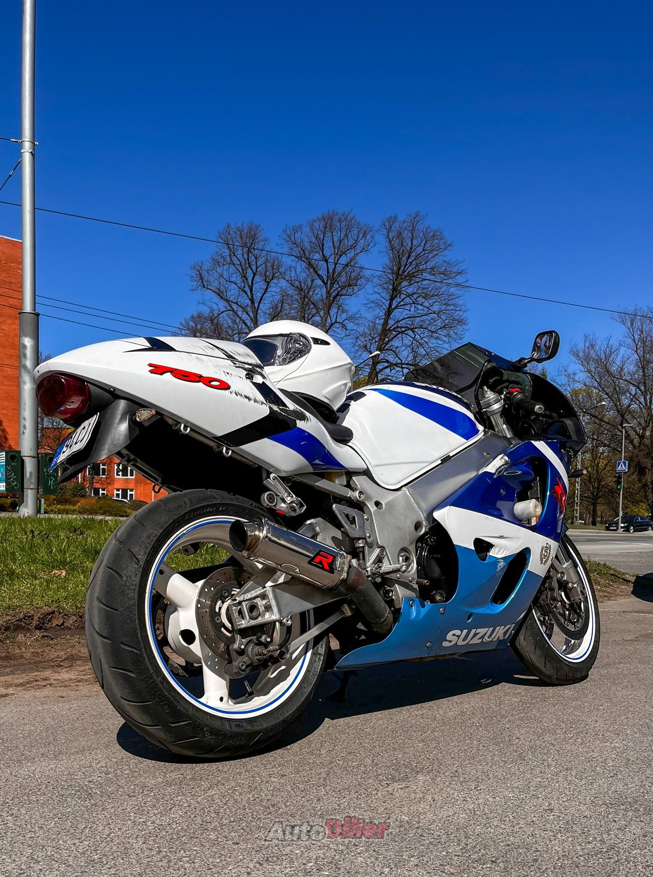 Suzuki GSX-R 750 SRAD FI 0.7 96kW - Autodiiler