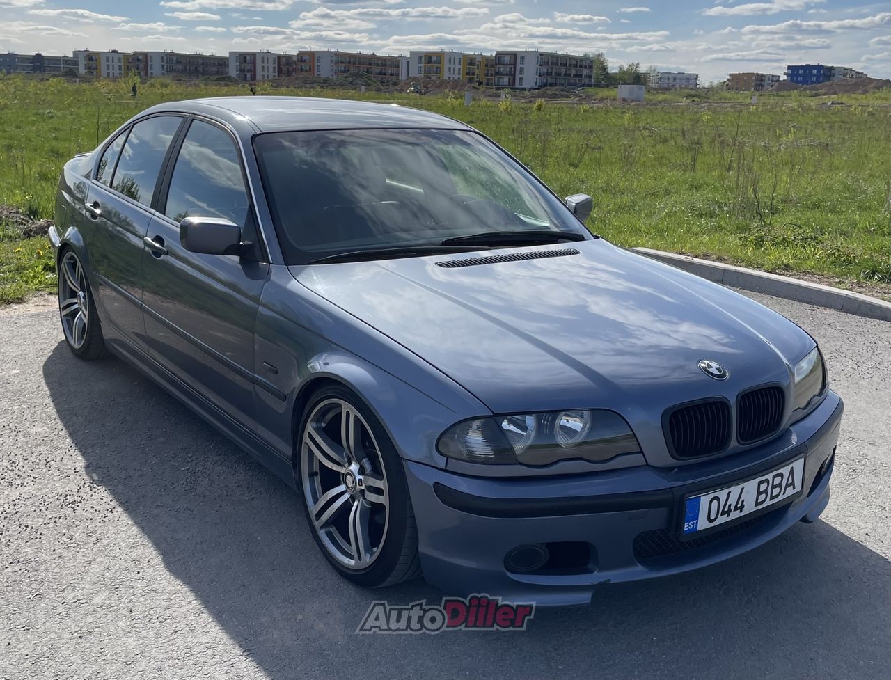 BMW 323 2.5 125kW - Autodiiler