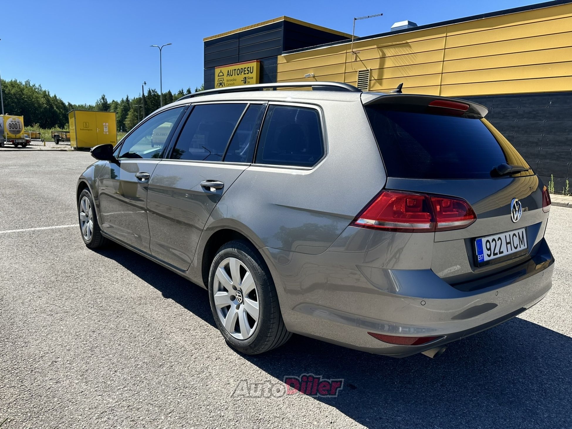 Volkswagen Golf 1.6 81kW - Autodiiler