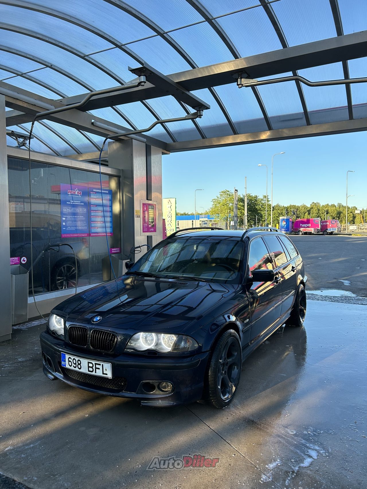BMW 330 M-pakett 2.9 135kW