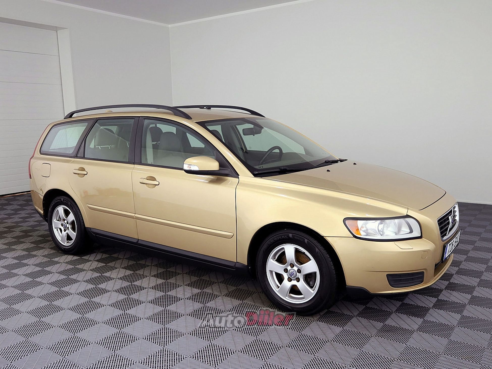 Volvo V50 1.8 92kW - Autodiiler