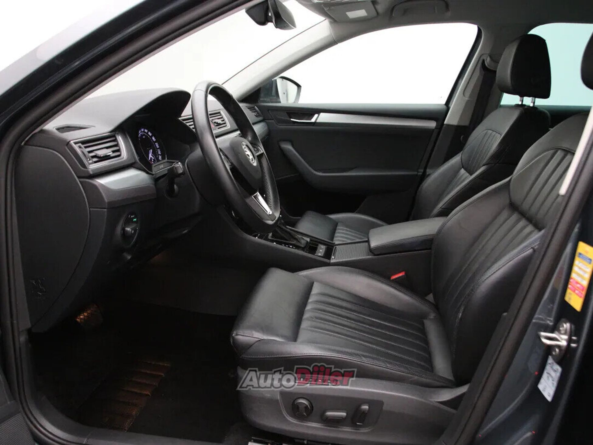 Skoda Superb Style 1.6 88kW 2019, photo 4/10