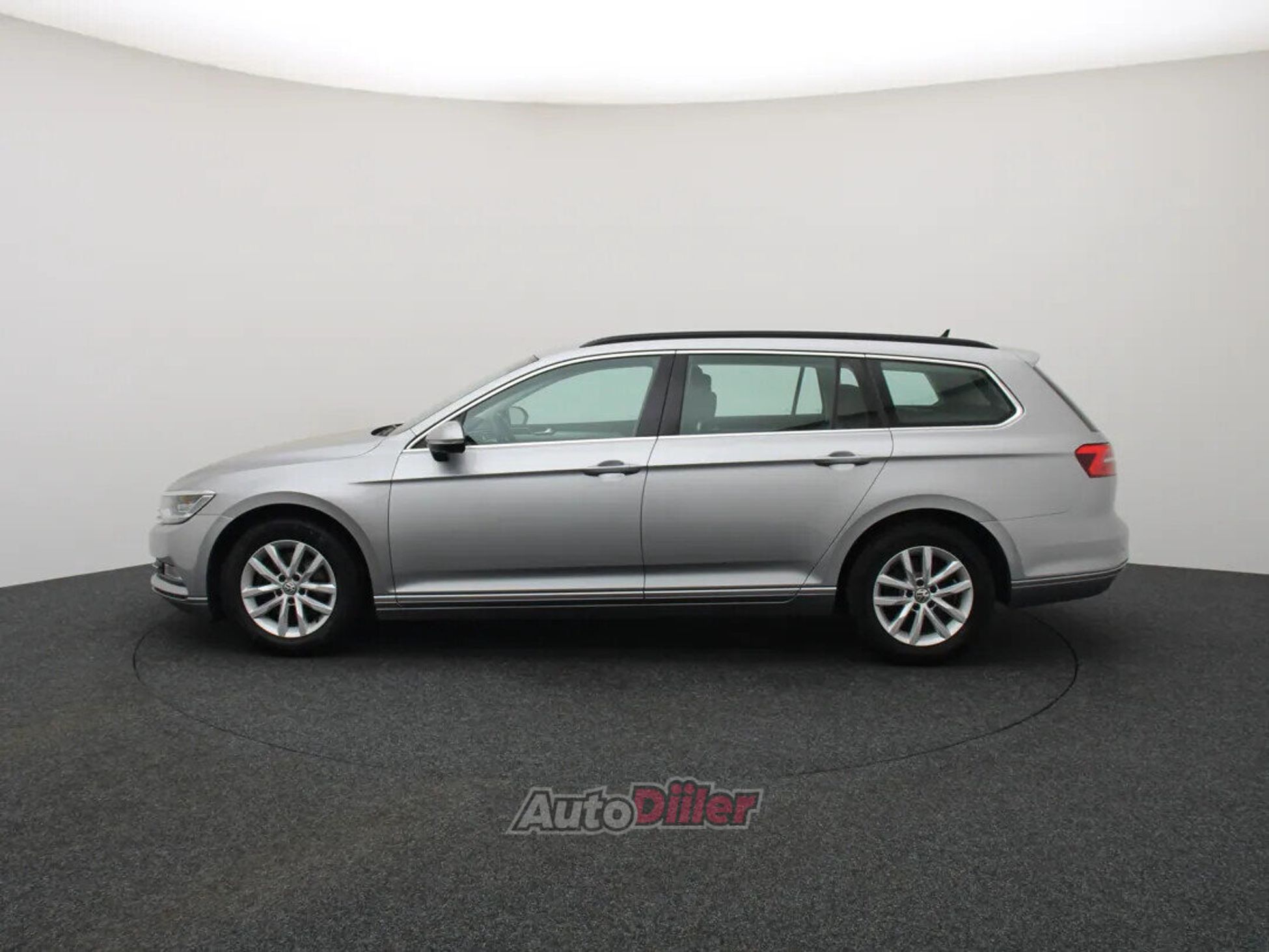 Volkswagen Passat 2019, photo 6/10