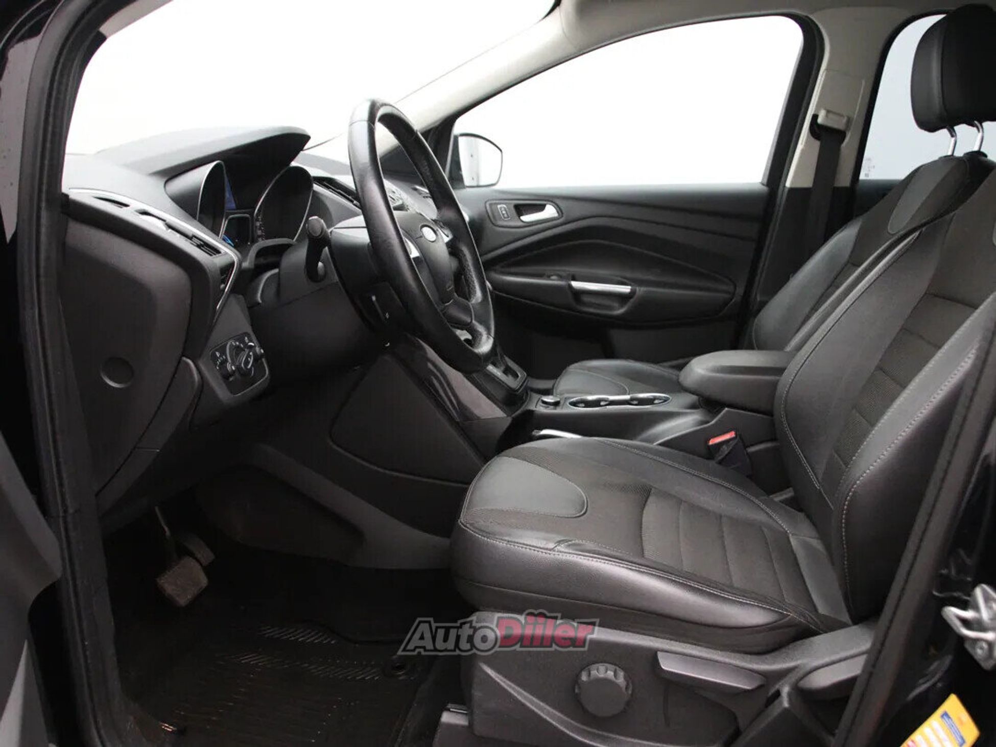 Ford Kuga Titanium 1.6 134kW 2014, kuva 4/10