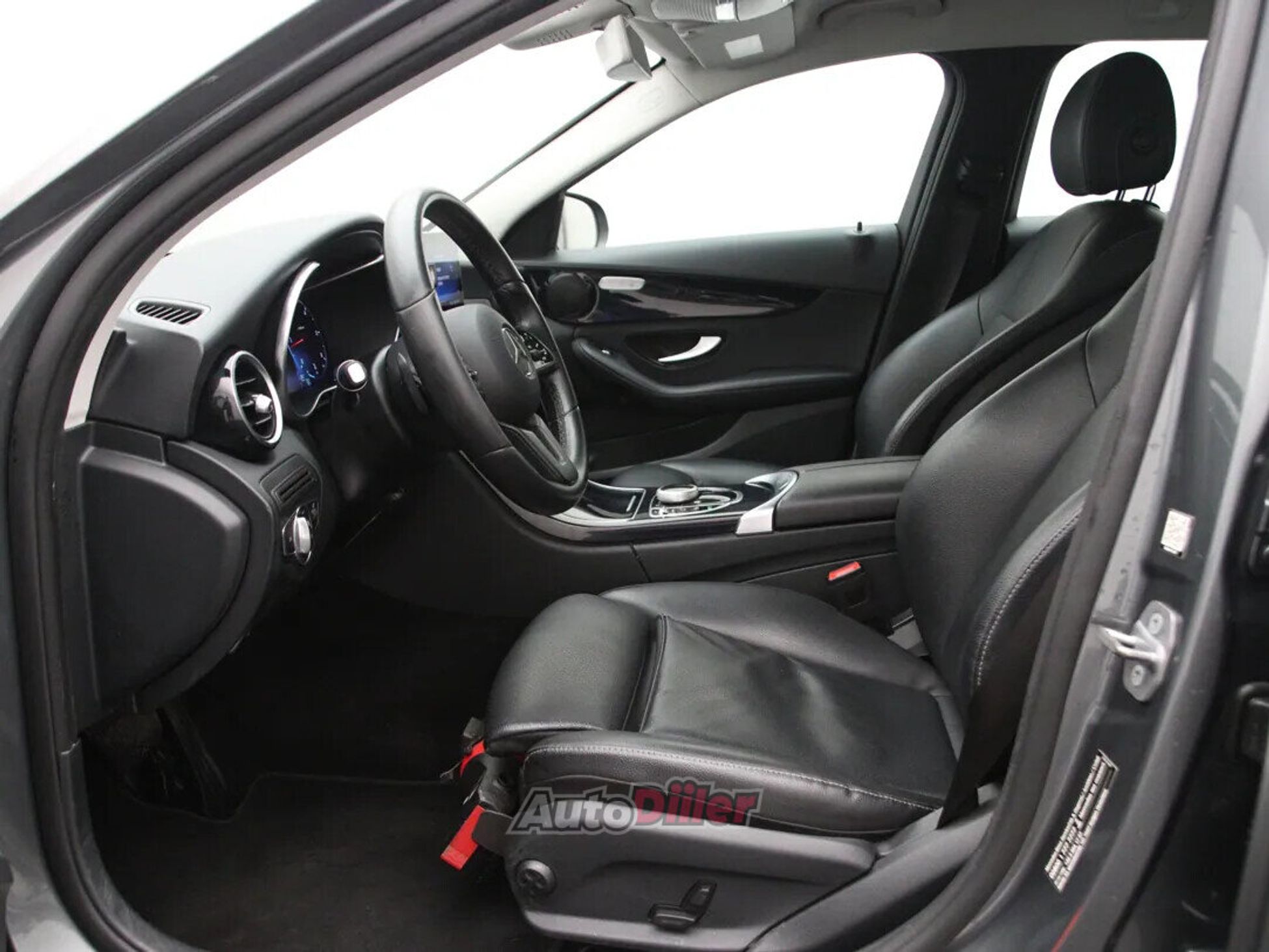 Mercedes-Benz C 200 2019, photo 4/10