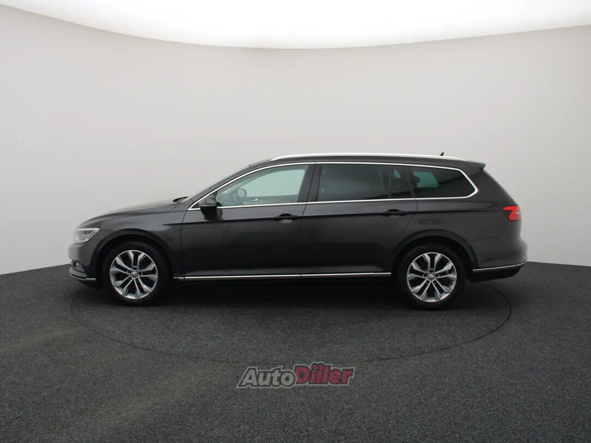 Volkswagen Passat 2019, photo 6/10