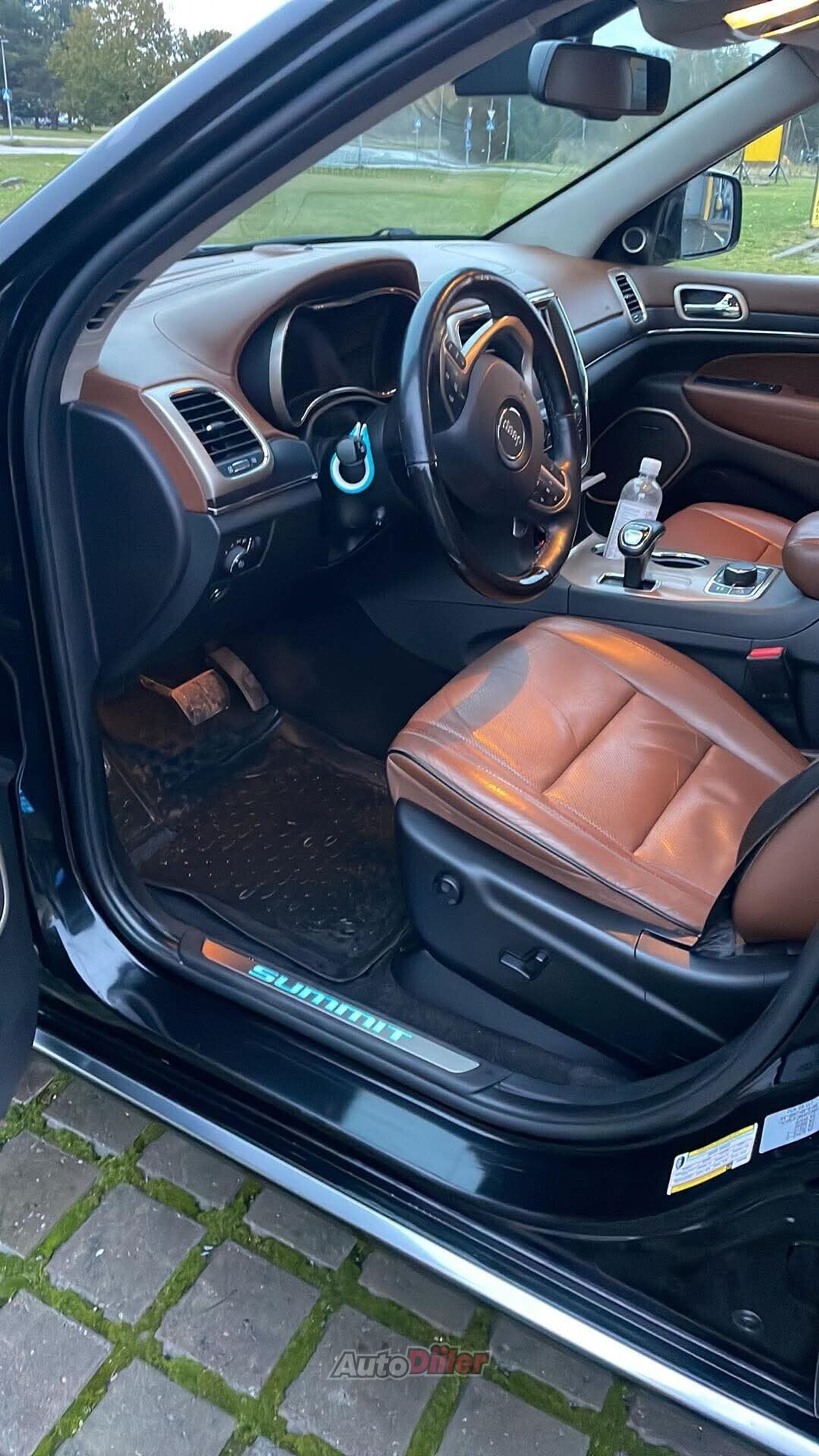 Jeep Grand Cherokee SUmmit 3.0 184kW 2016, photo 2/2