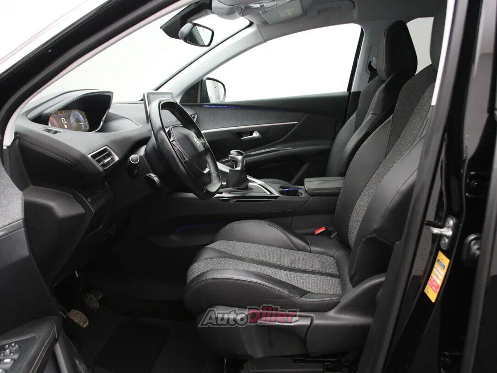 Peugeot 3008 Allure 1.5 96kW 2018, photo 4/10