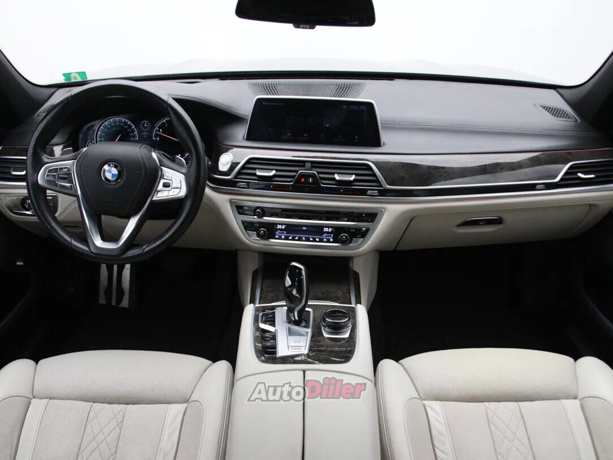 BMW 750 High Executive 4.4 330kW 2015, kuva 2/10