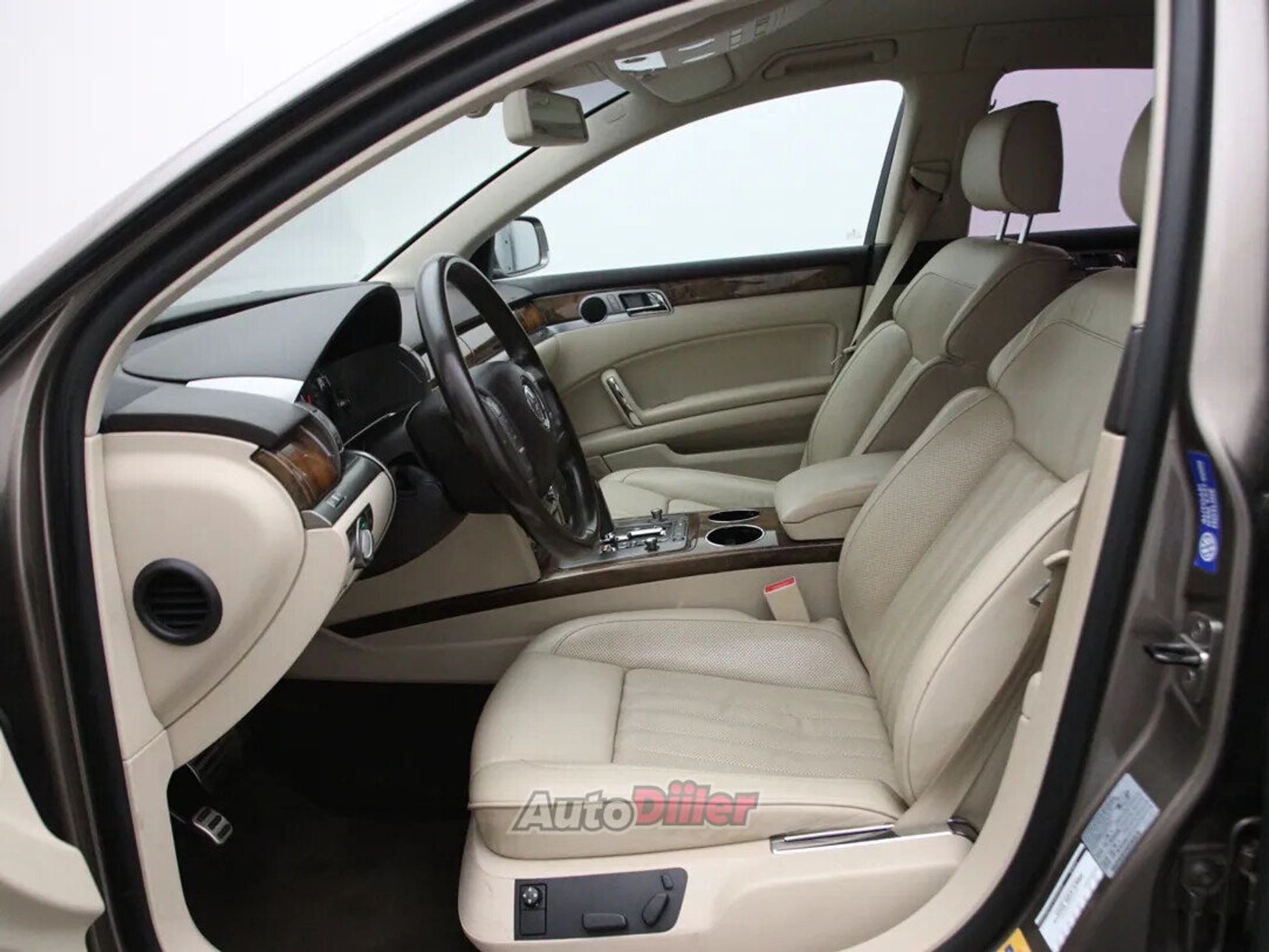 Volkswagen Phaeton 3.0 176kW 2013, photo 4/10