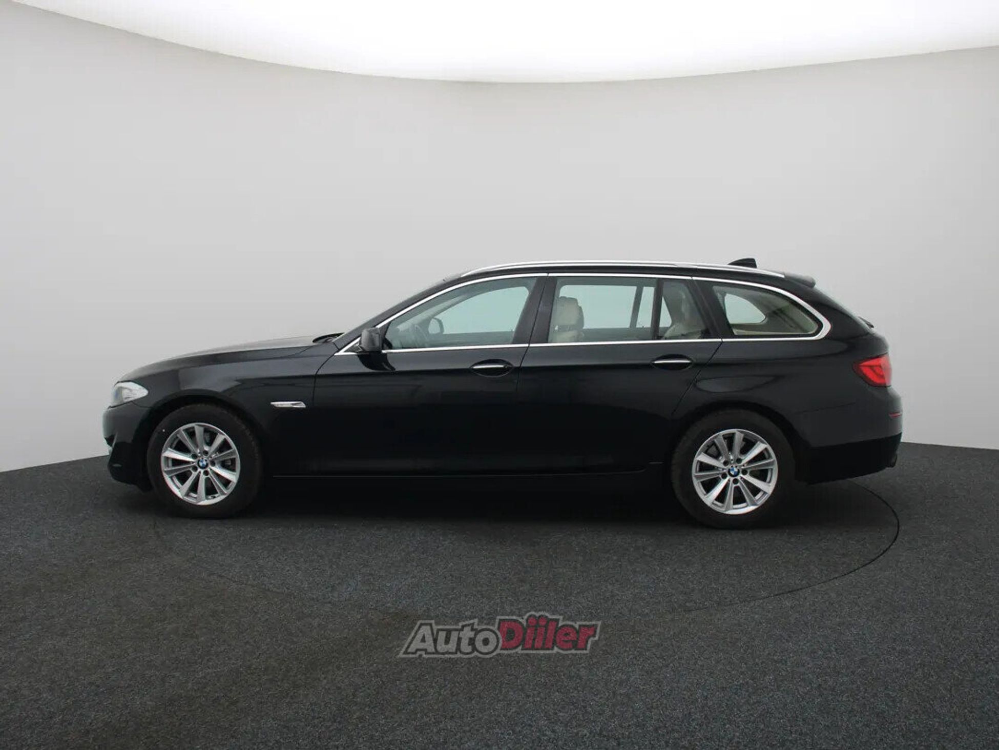BMW 520 High Executive 2.0 135kW 2013, photo 6/10
