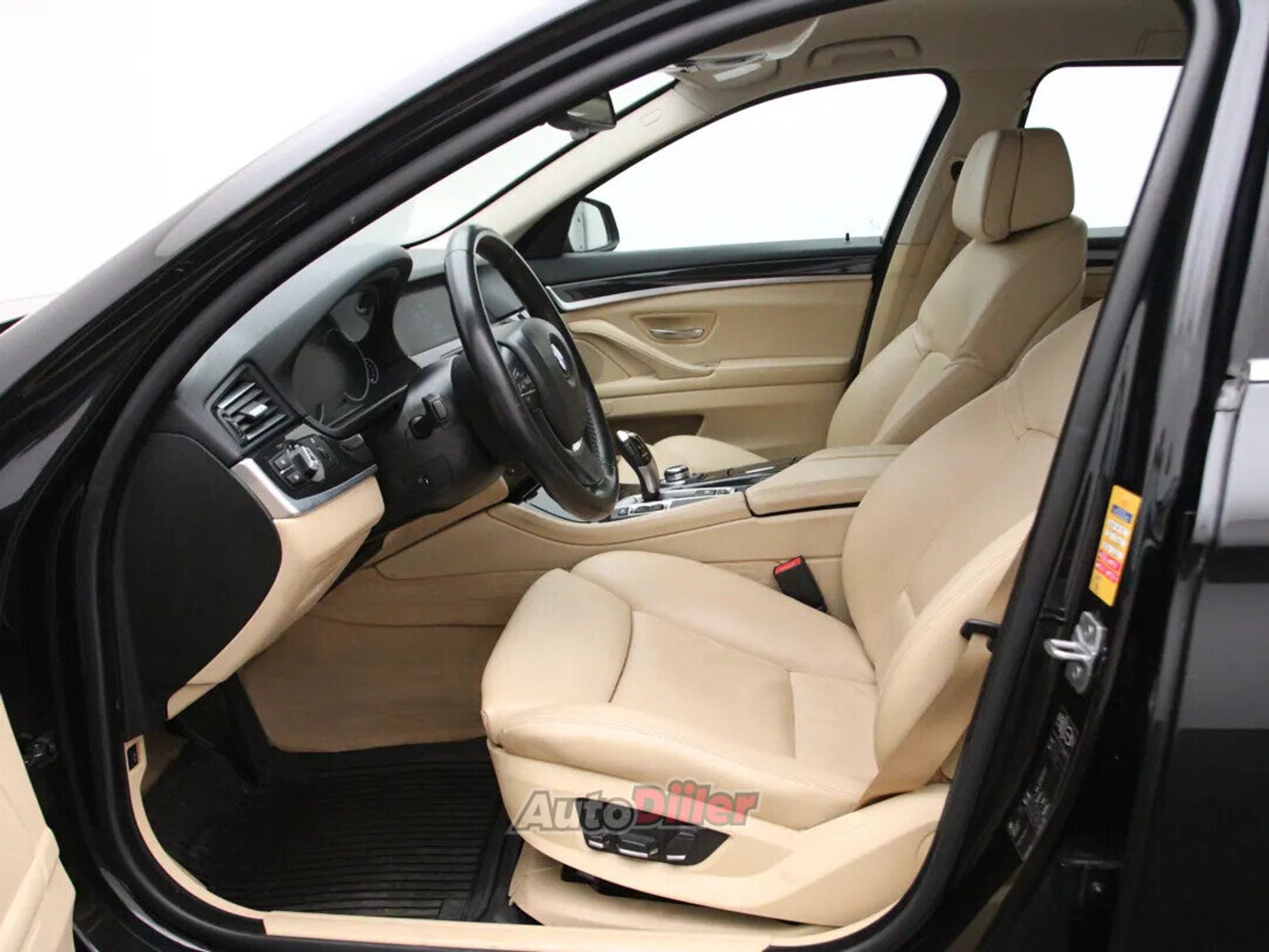 BMW 520 High Executive 2.0 135kW 2013, photo 4/10
