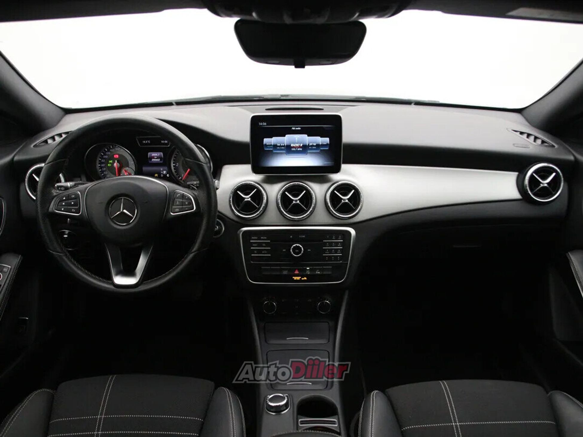Mercedes-Benz CLA 200 Ambition 2.1 100kW 2016, photo 2/10