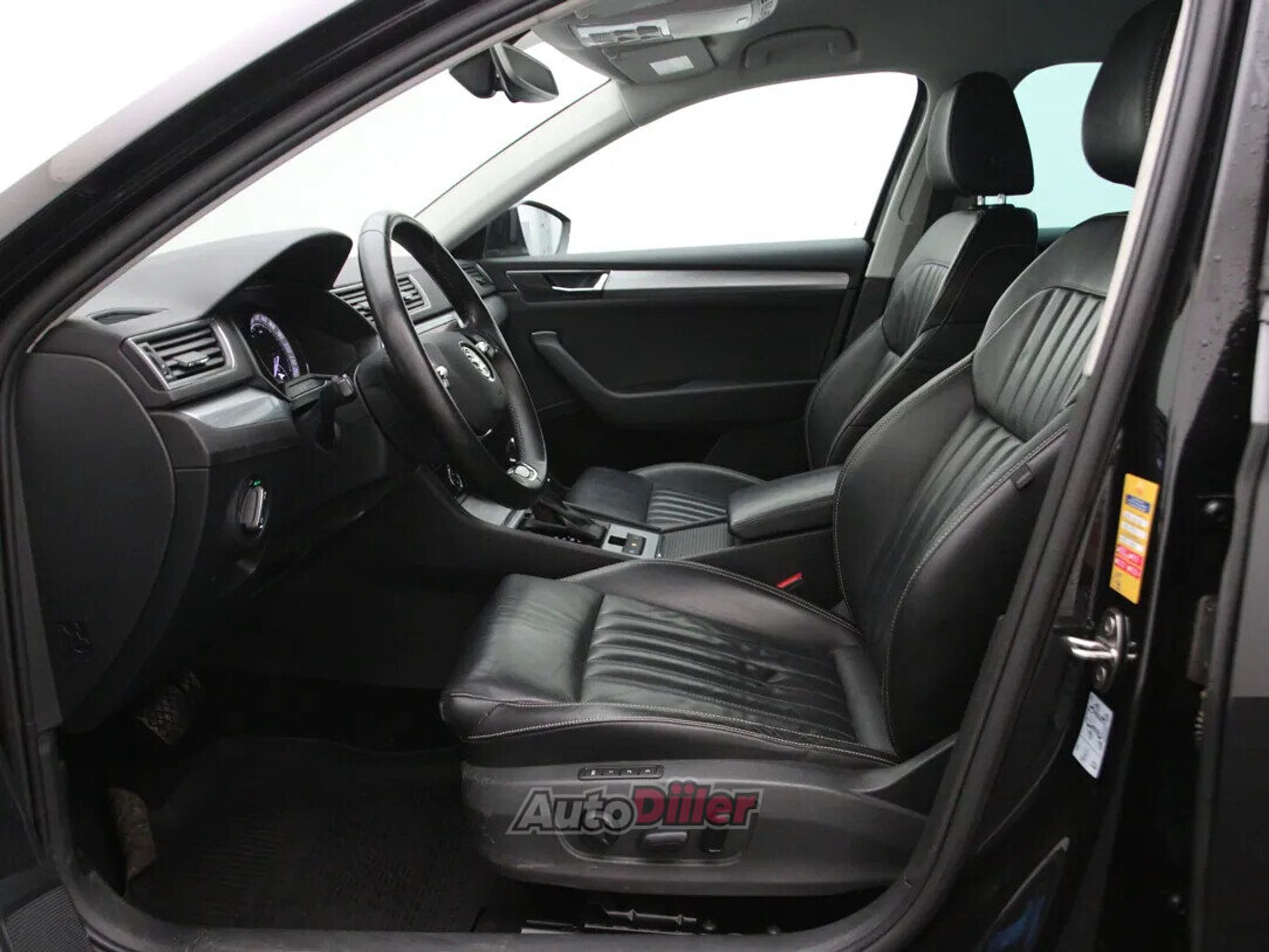 Skoda Superb Style 1.6 88kW 2020, photo 4/10