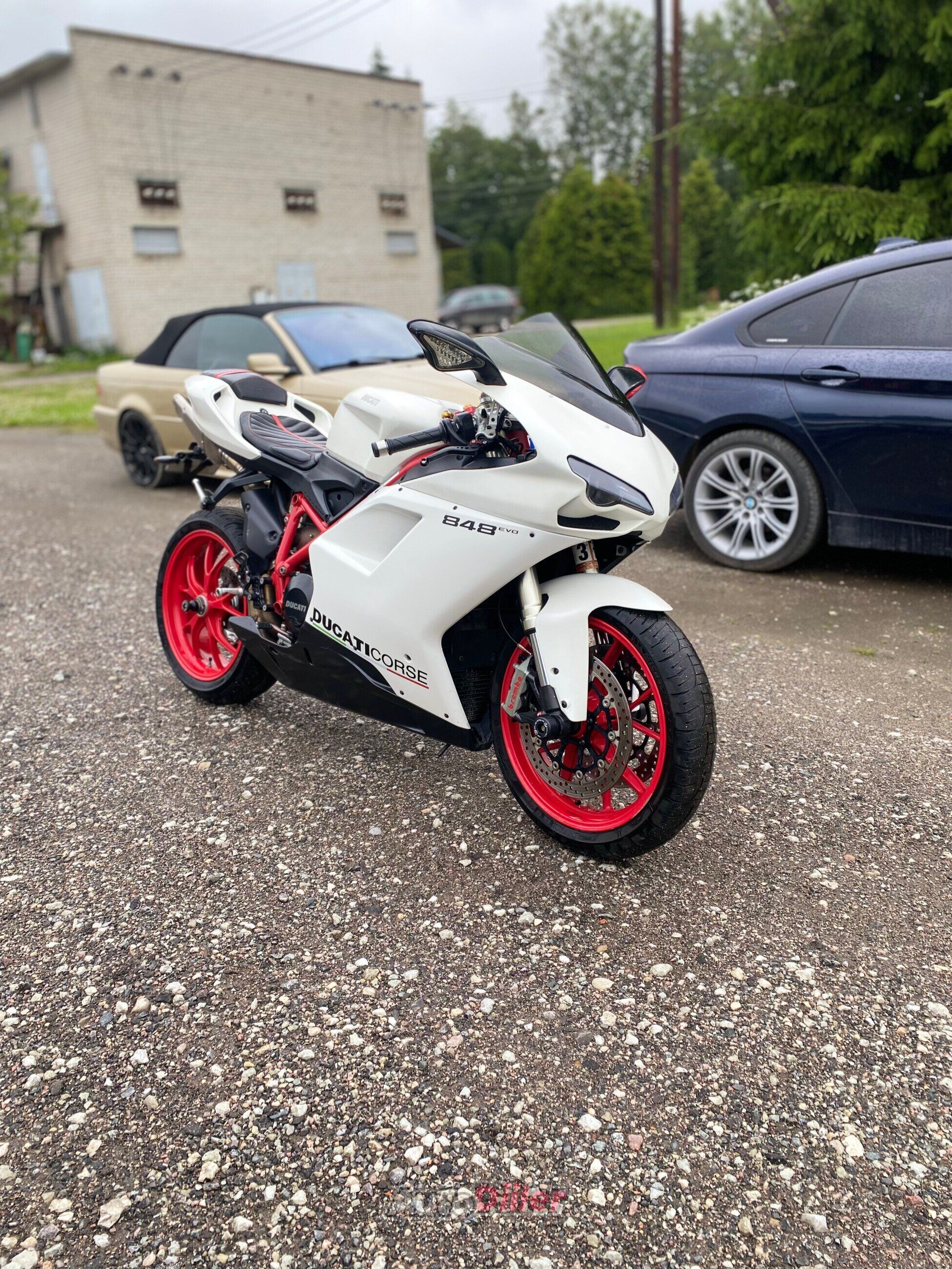 Ducati 848