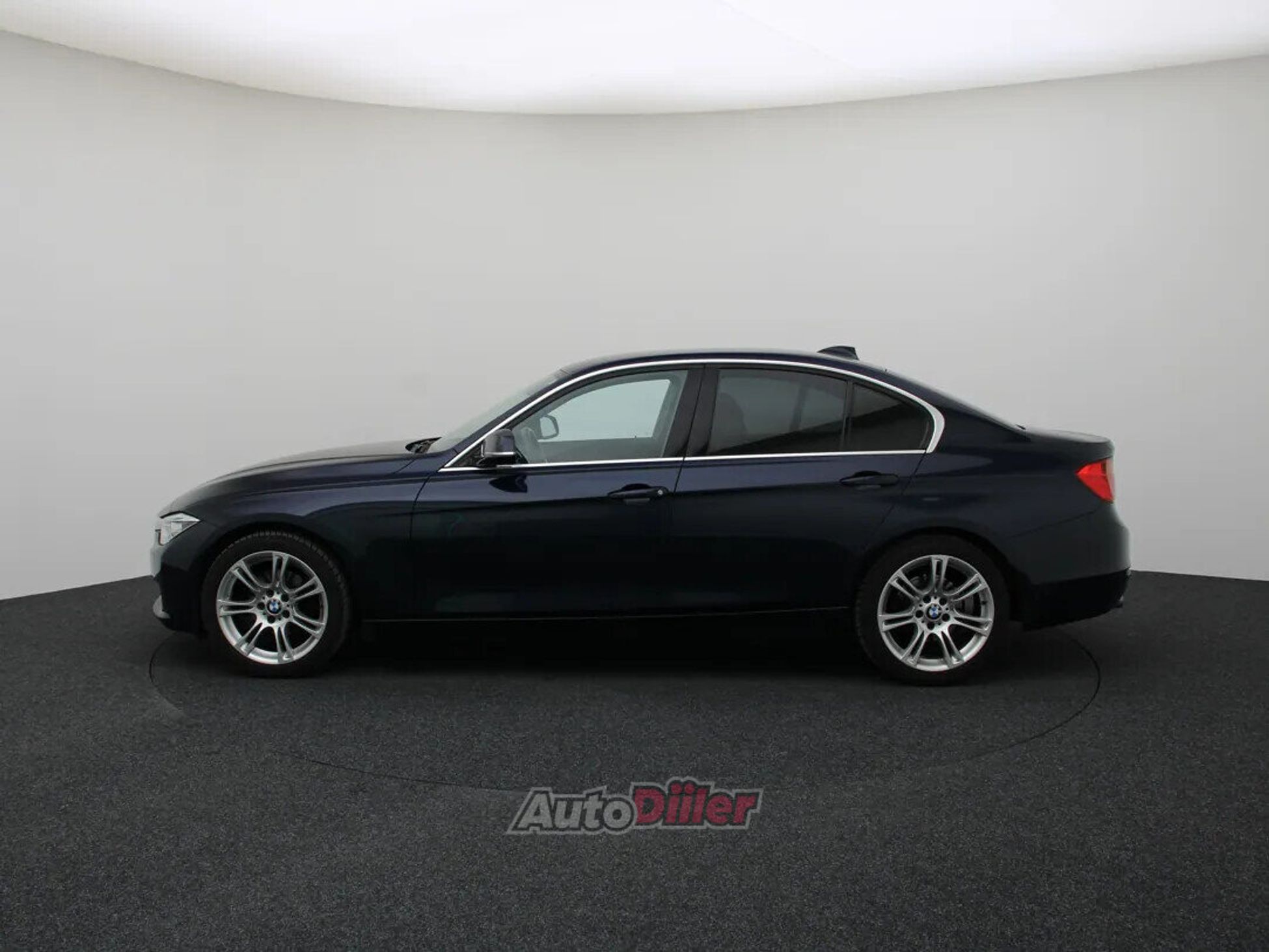 BMW 320 Executive 1.6 125kW 2013, photo 6/10