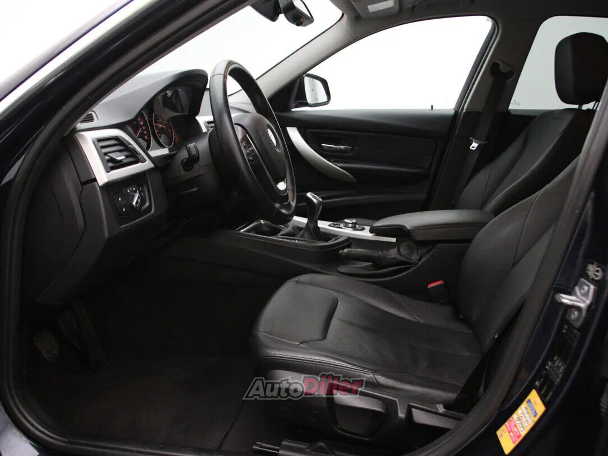 BMW 320 Executive 1.6 125kW 2013, photo 4/10