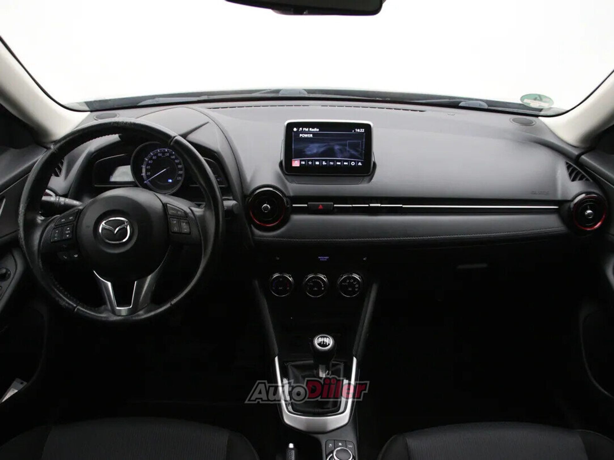 Mazda CX-3 Exclusive-Line 1.5 77kW 2016, kuva 2/10