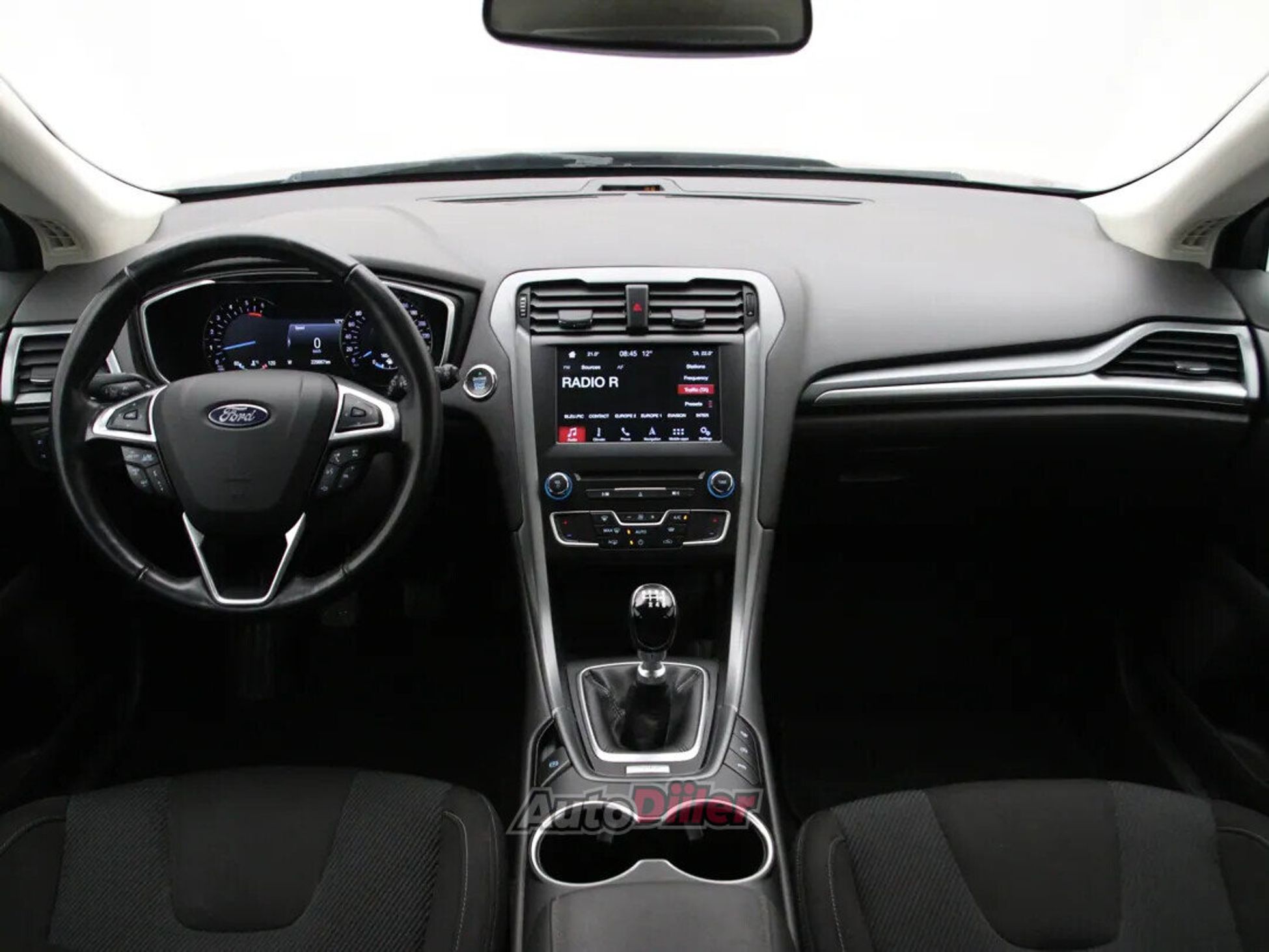 Ford Mondeo Titanium 2.0 110kW 2019, kuva 2/10