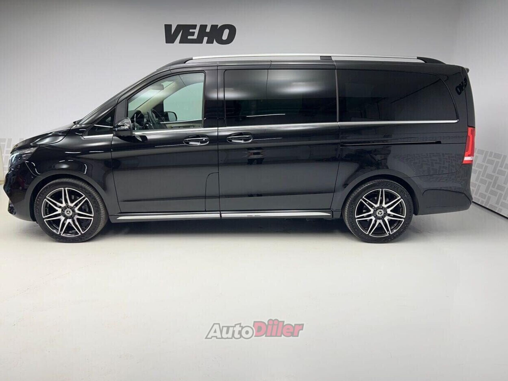 Mercedes-Benz V 300 2023, kuva 3/10