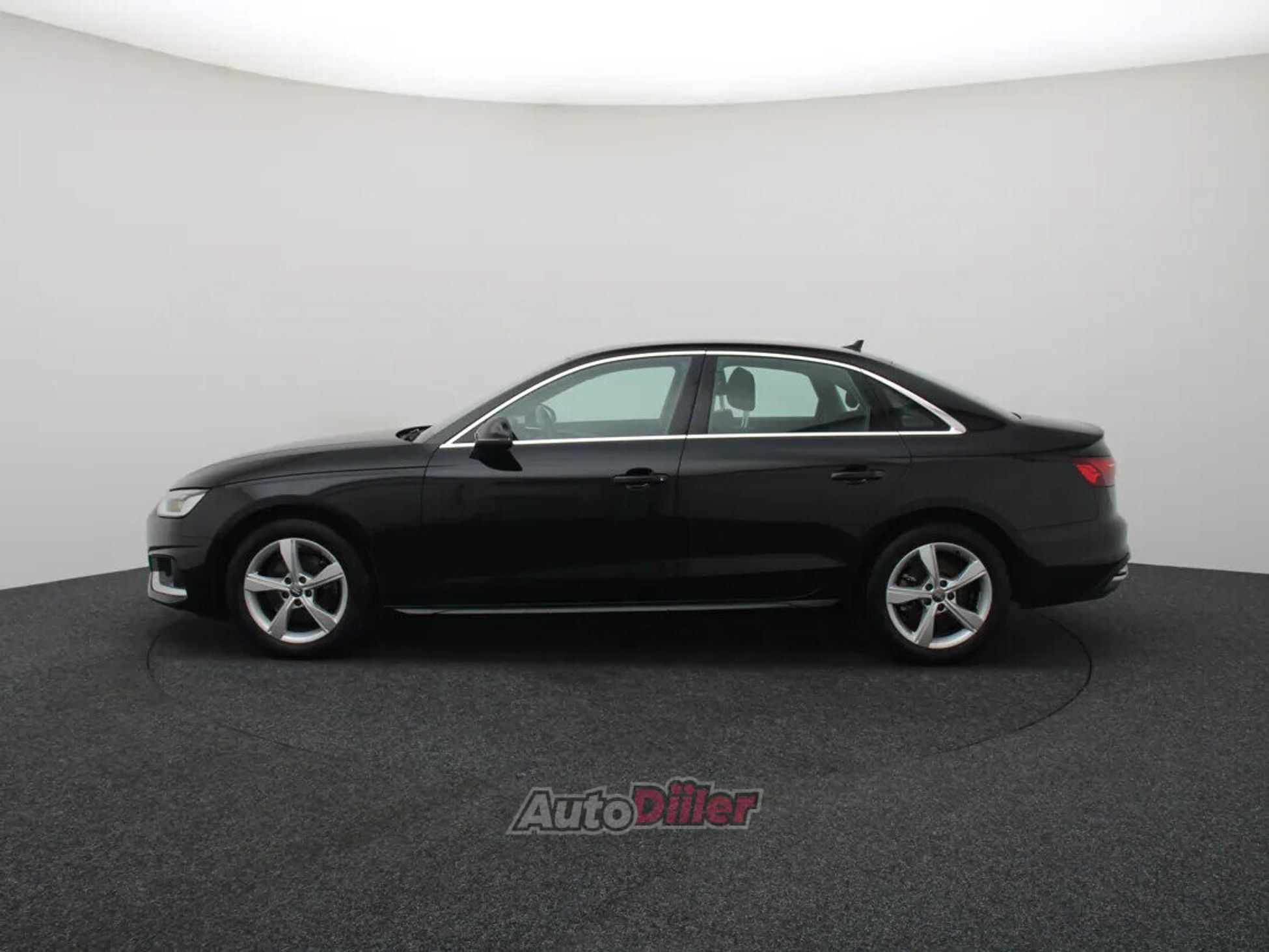 Audi A4 2020, kuva 6/10