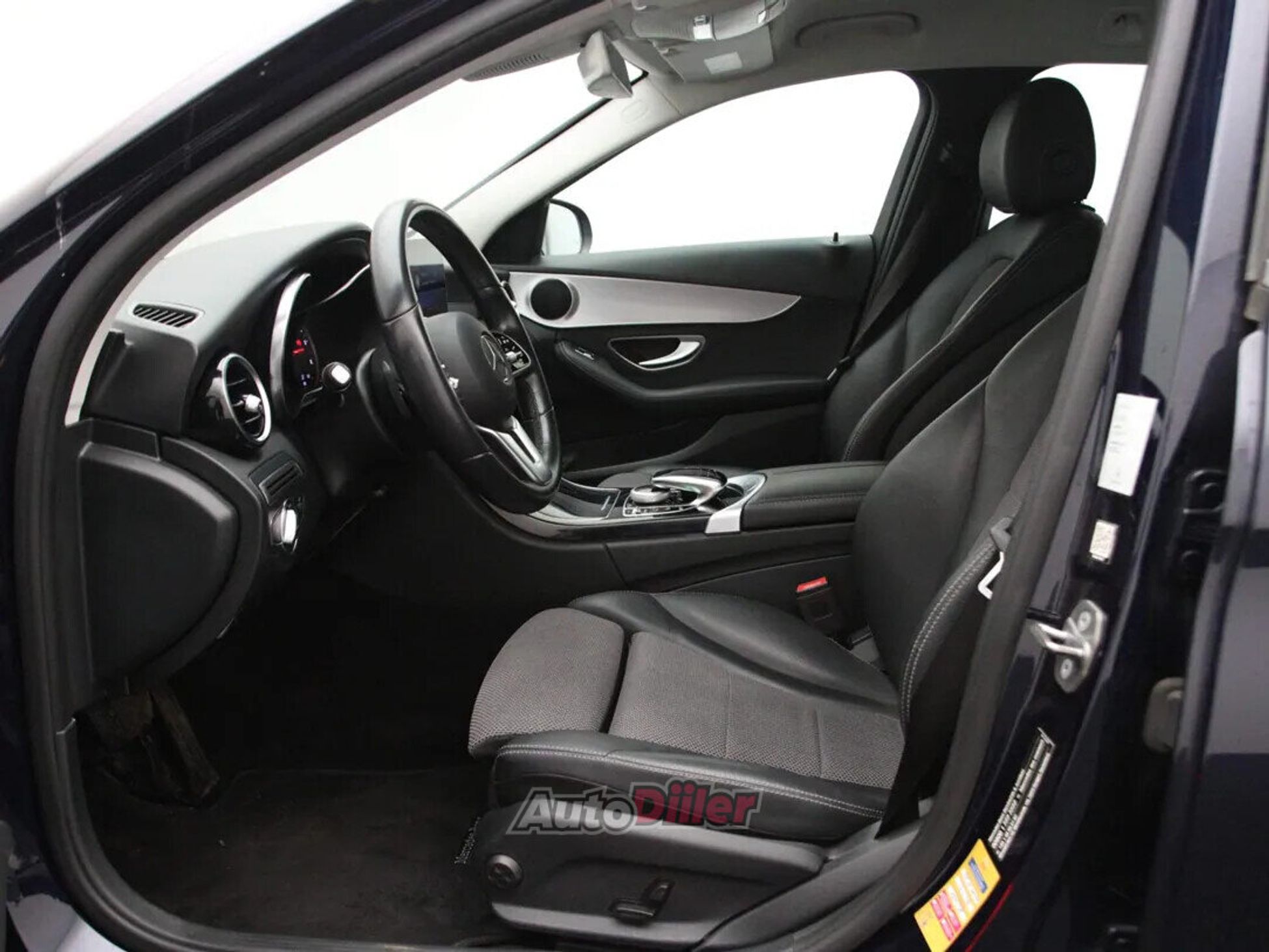 Mercedes-Benz C 200 2020, photo 4/10