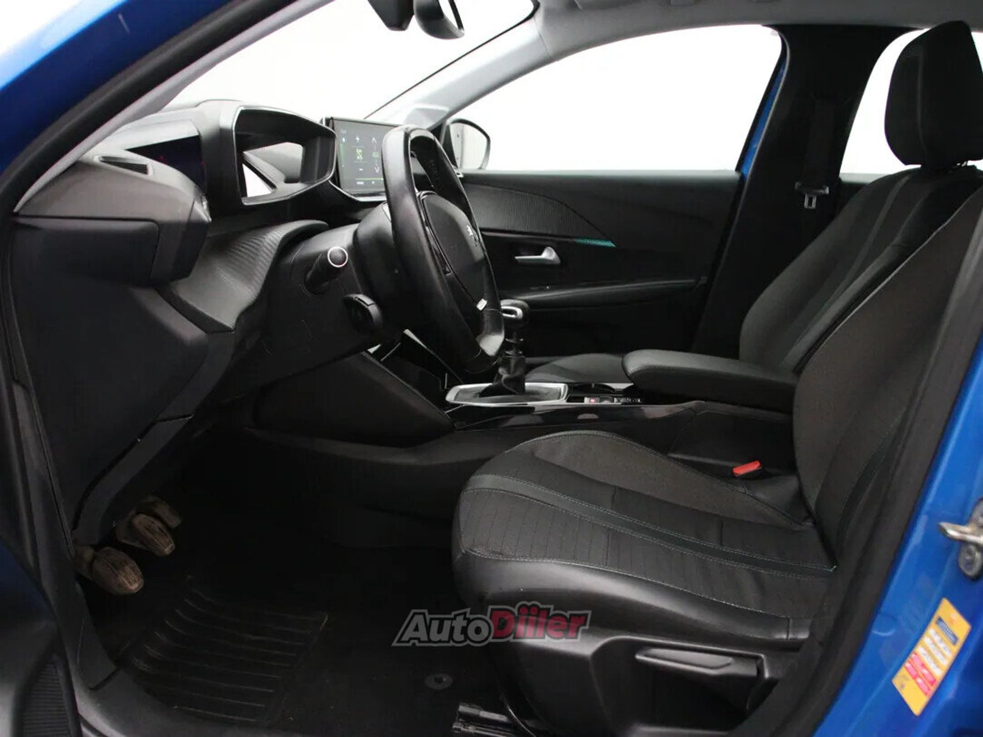 Peugeot 208 Allure 1.5 75kW 2021, photo 4/10