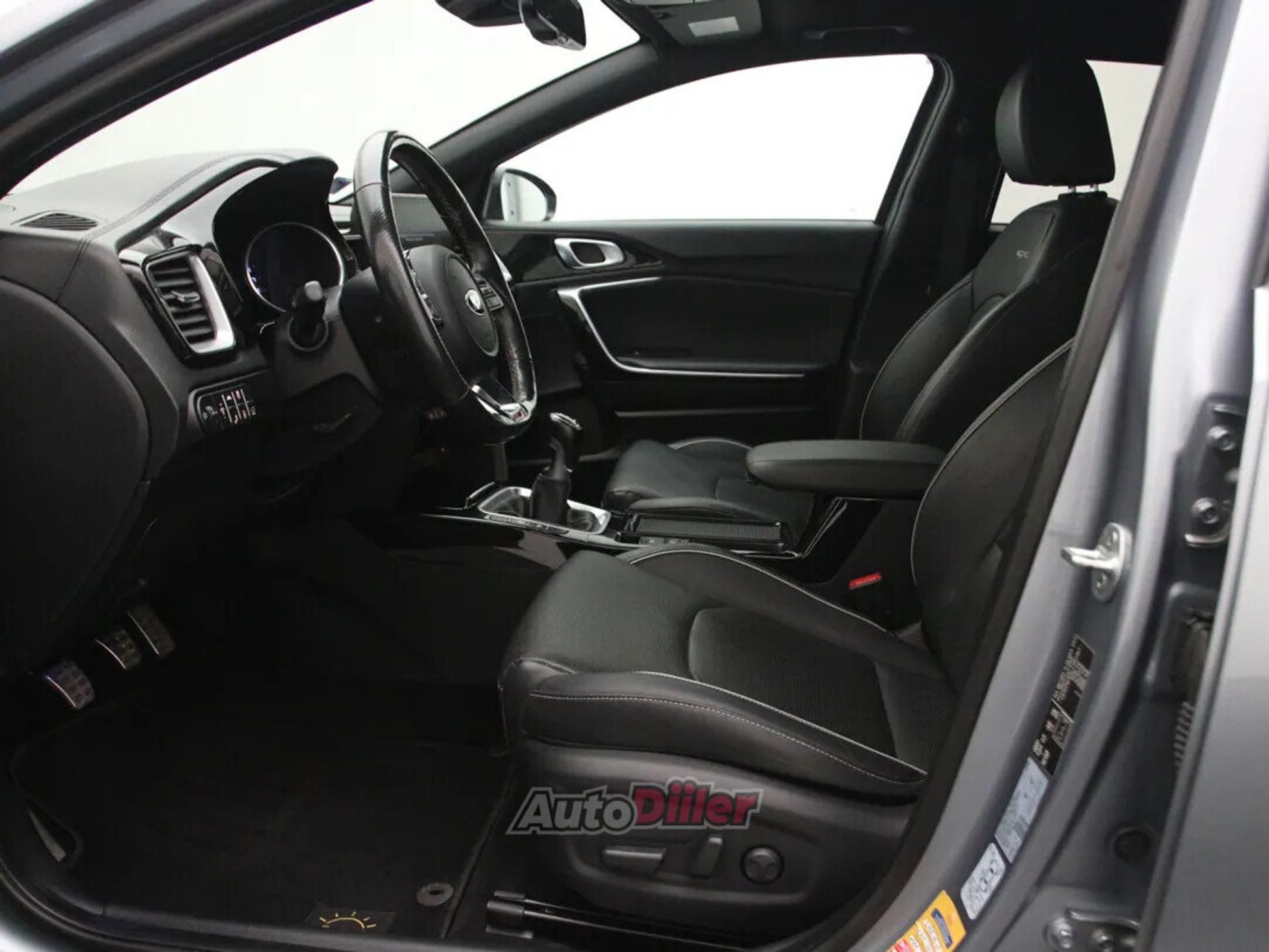 Kia cee'd / Ceed GT LINE 1.6 85kW 2020, kuva 4/10