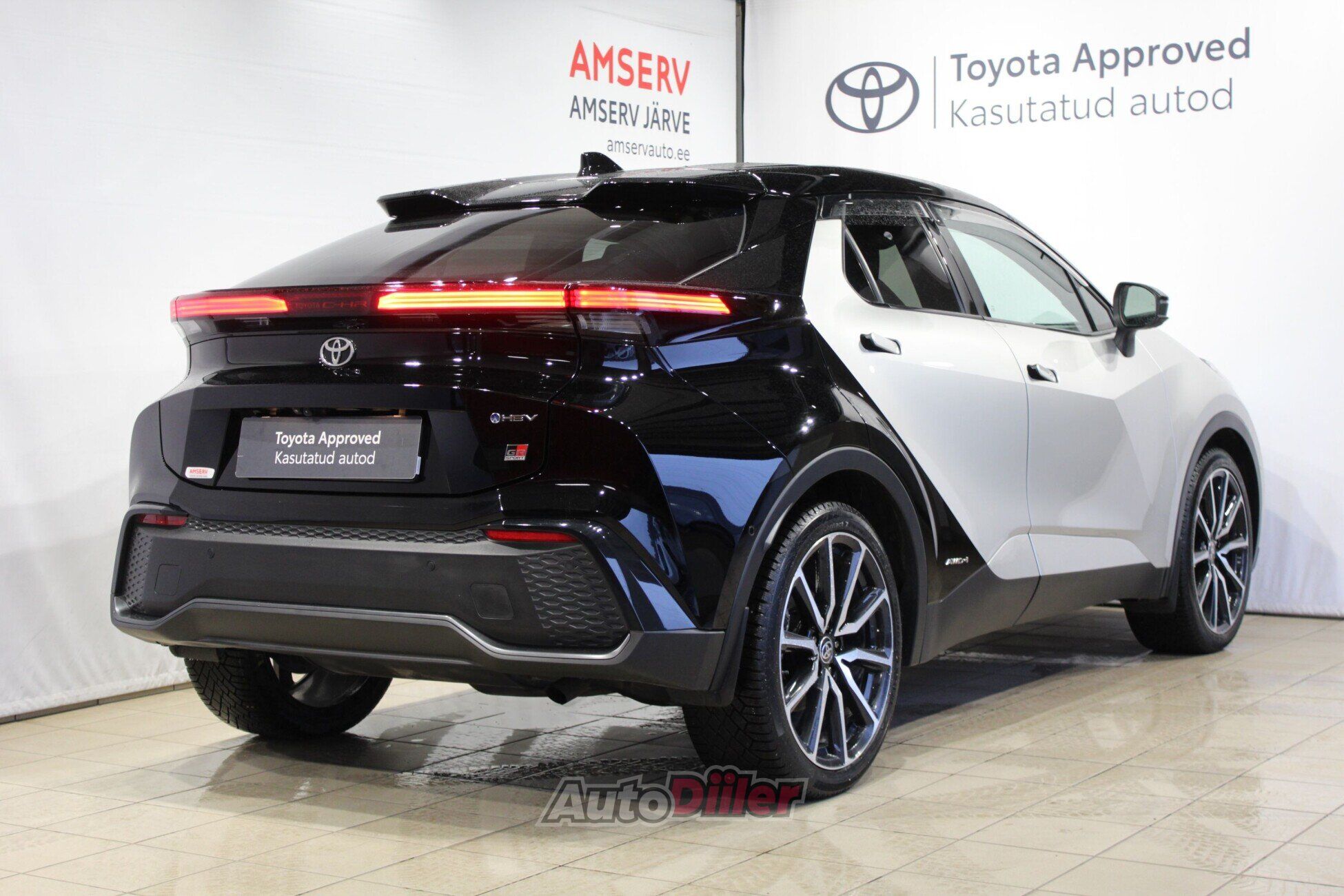 Toyota C-HR 2024, photo 2/7