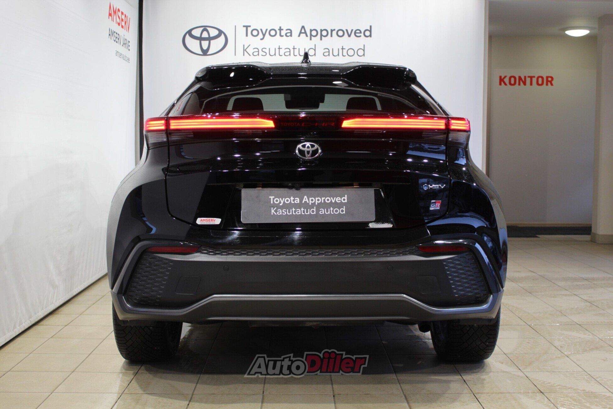 Toyota C-HR 2024, photo 4/7