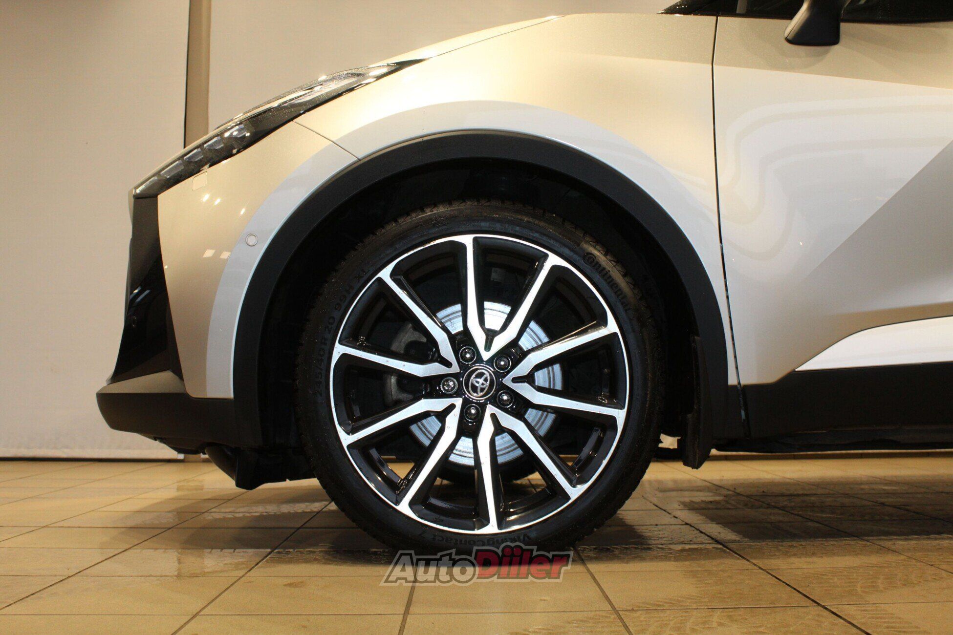 Toyota C-HR 2024, photo 6/7