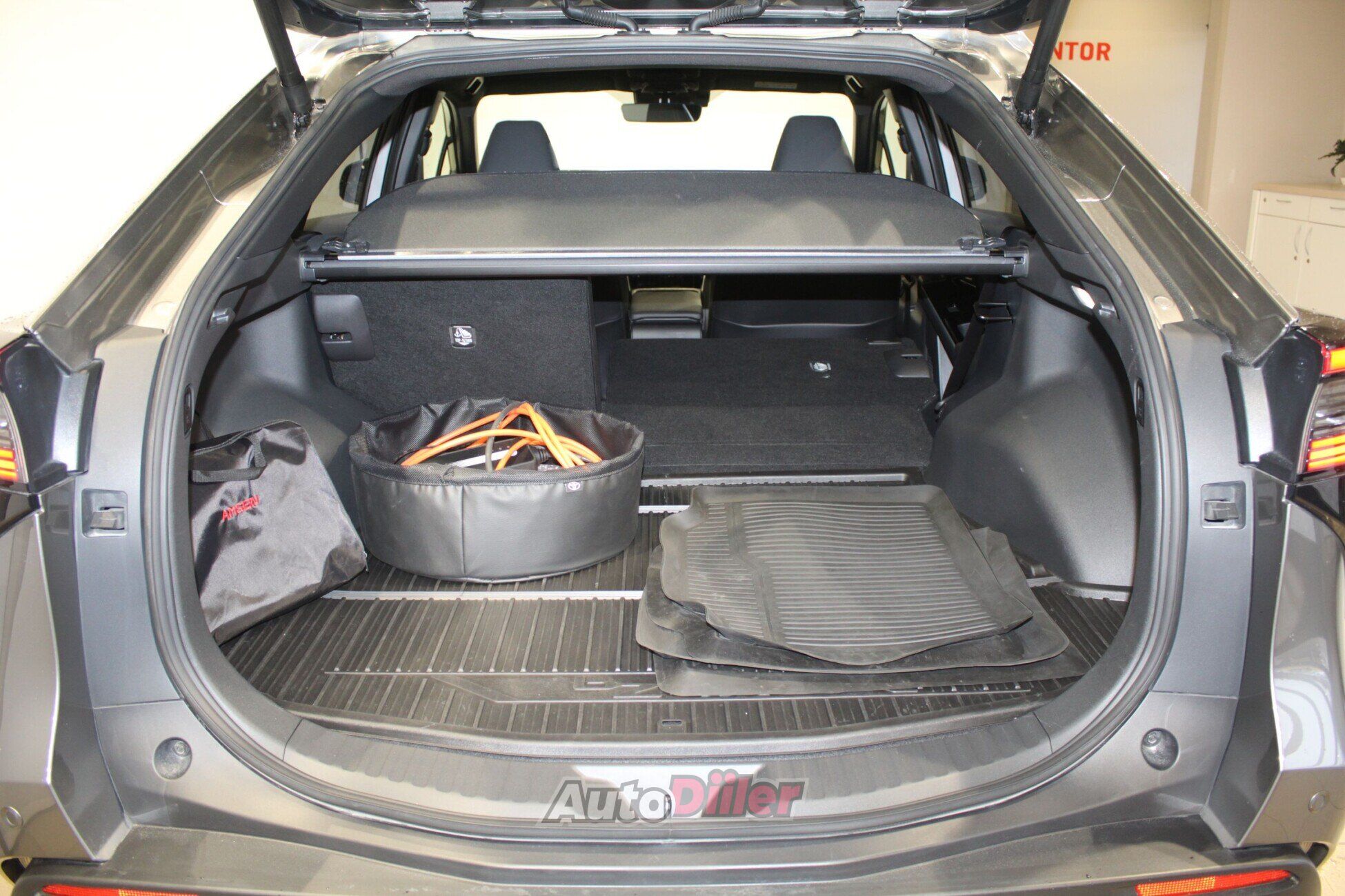 Toyota bZ4X Executive AWD 118kW 2025, photo 7/8