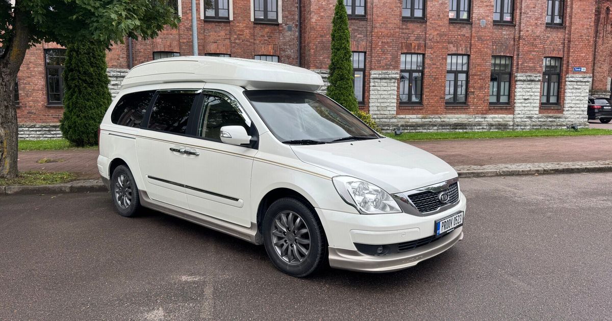 Kia Carnival HI LIMOUSINE 143kW