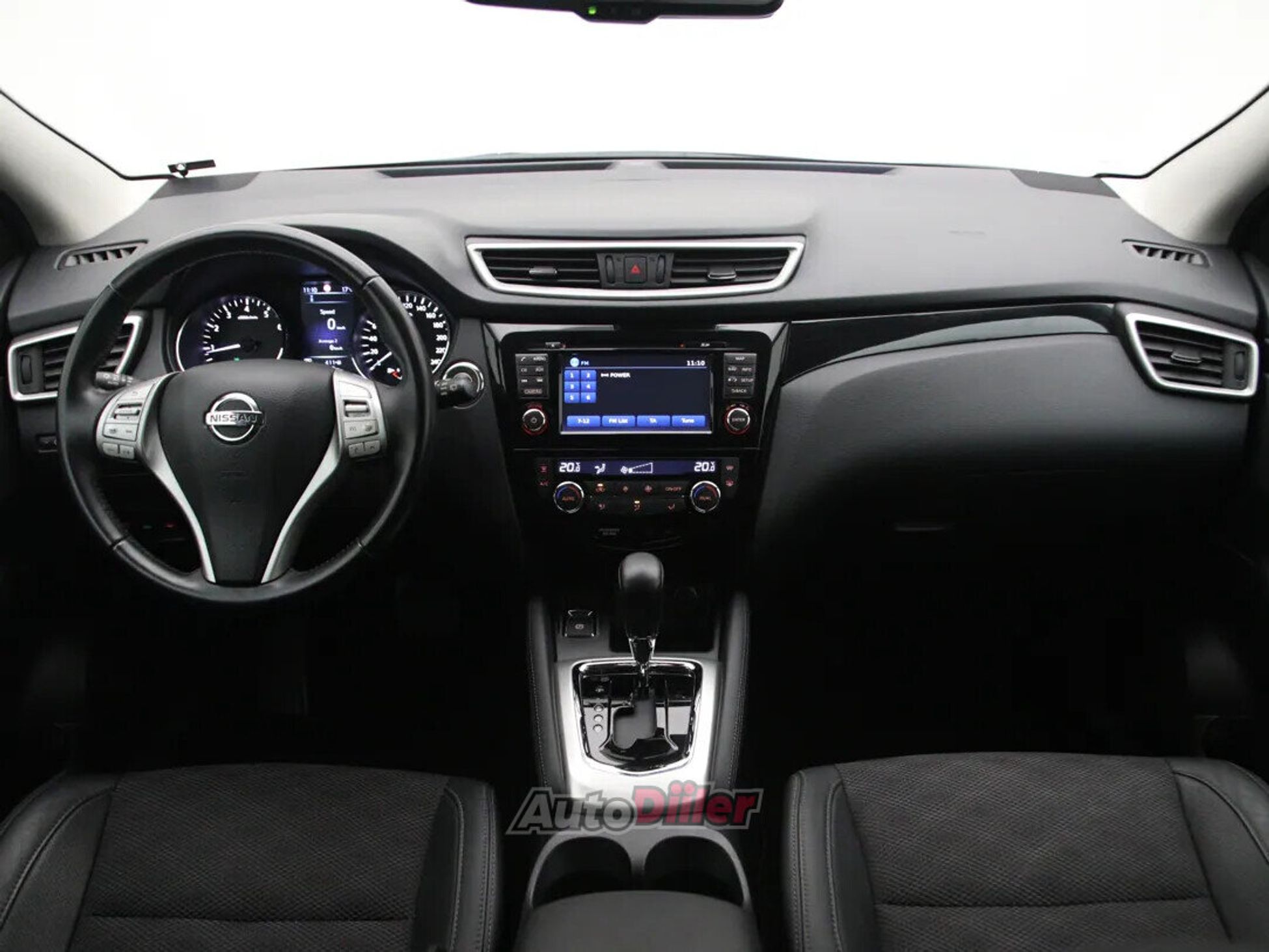 Nissan Qashqai Tekna 1.2 85kW 2015, photo 2/10