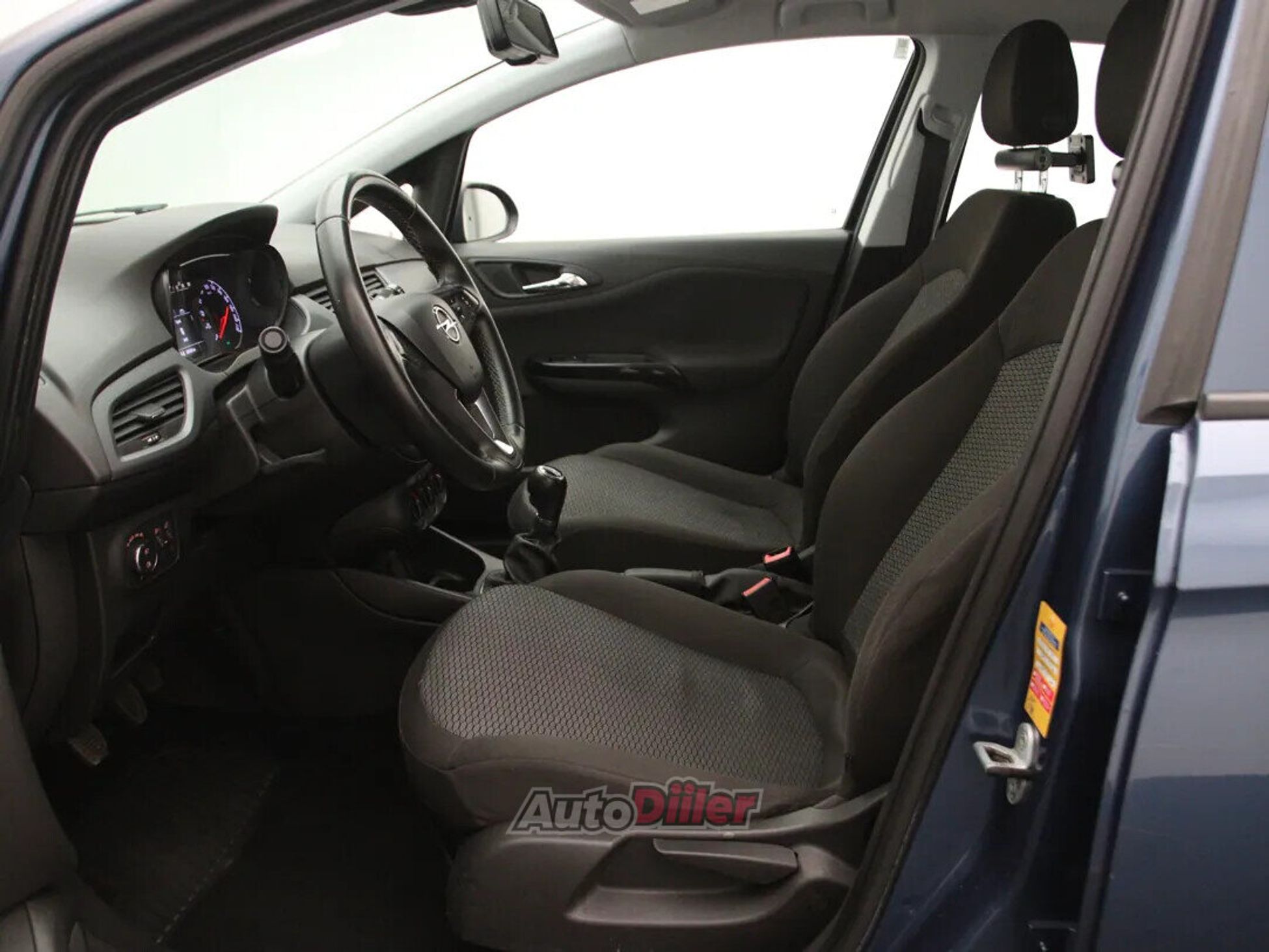 Opel Corsa Edition 1.4 66kW 2017, photo 4/10