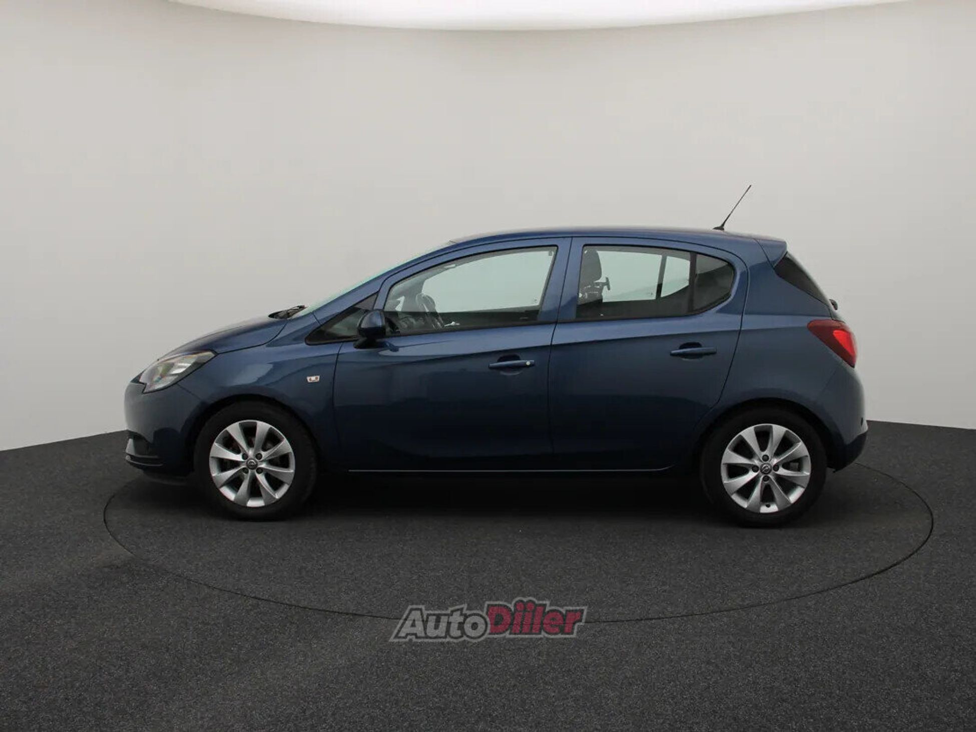 Opel Corsa Edition 1.4 66kW 2017, photo 6/10