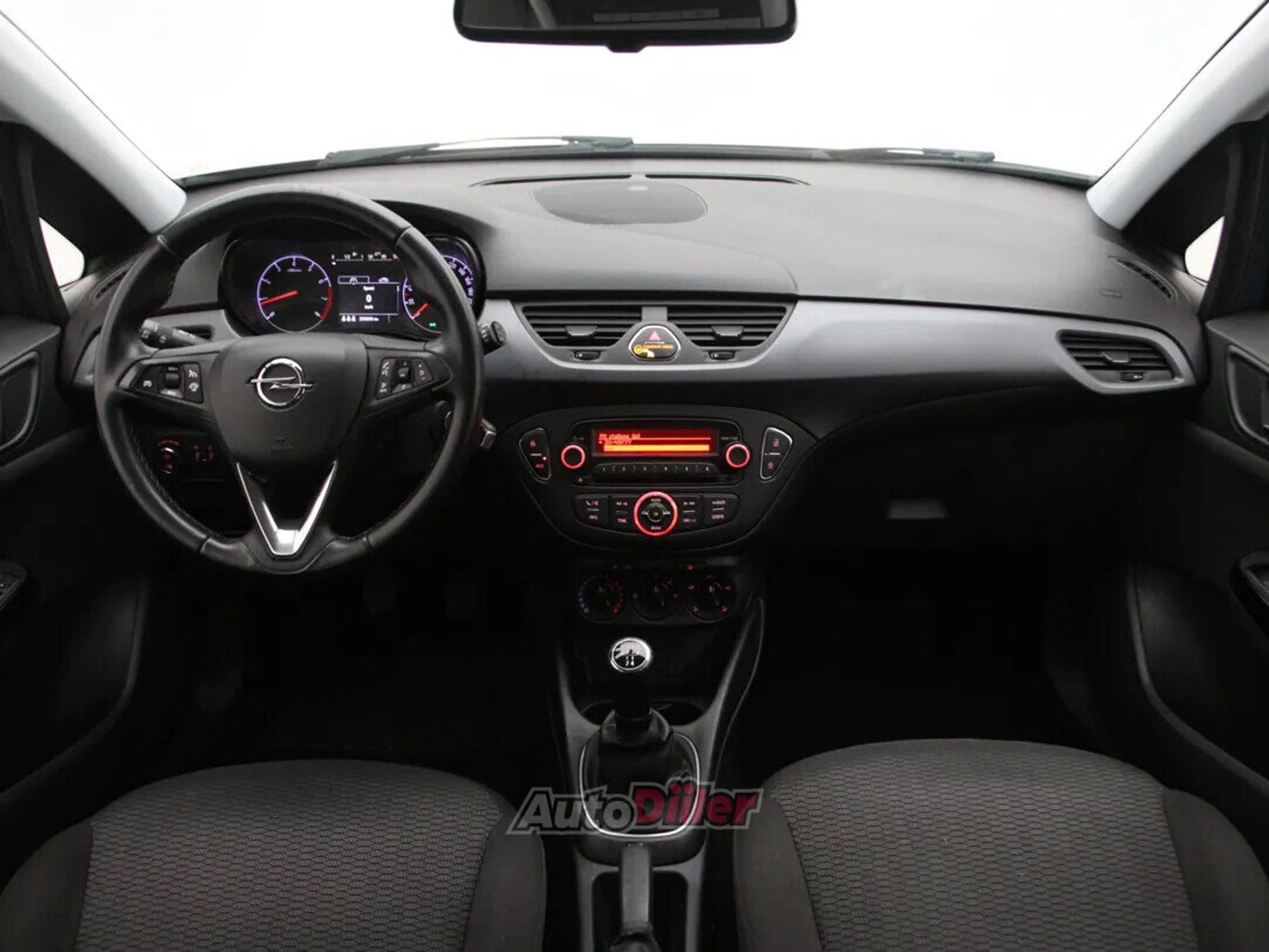 Opel Corsa Edition 1.4 66kW 2017, photo 2/10