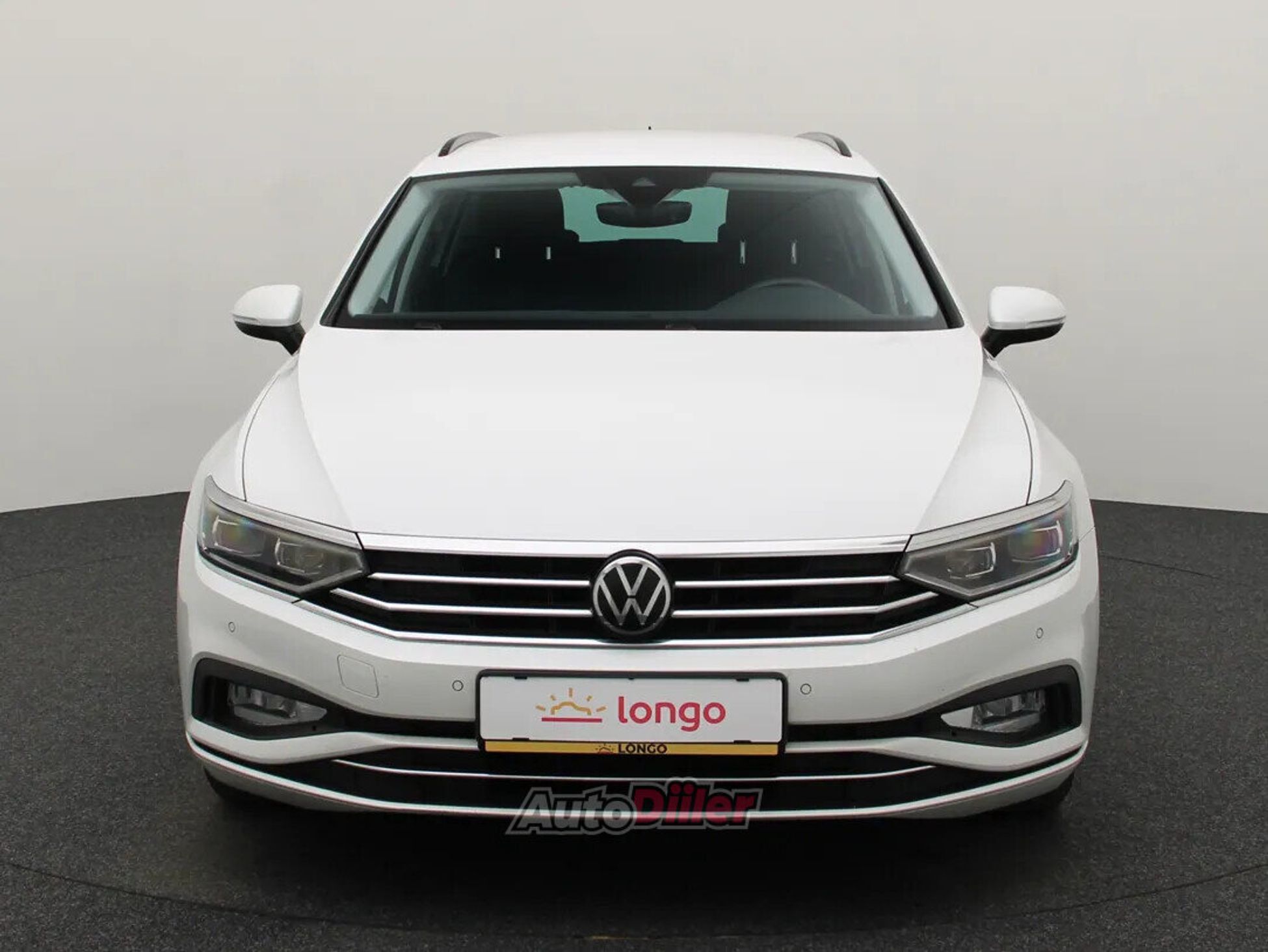 Volkswagen Passat 2022, photo 3/10