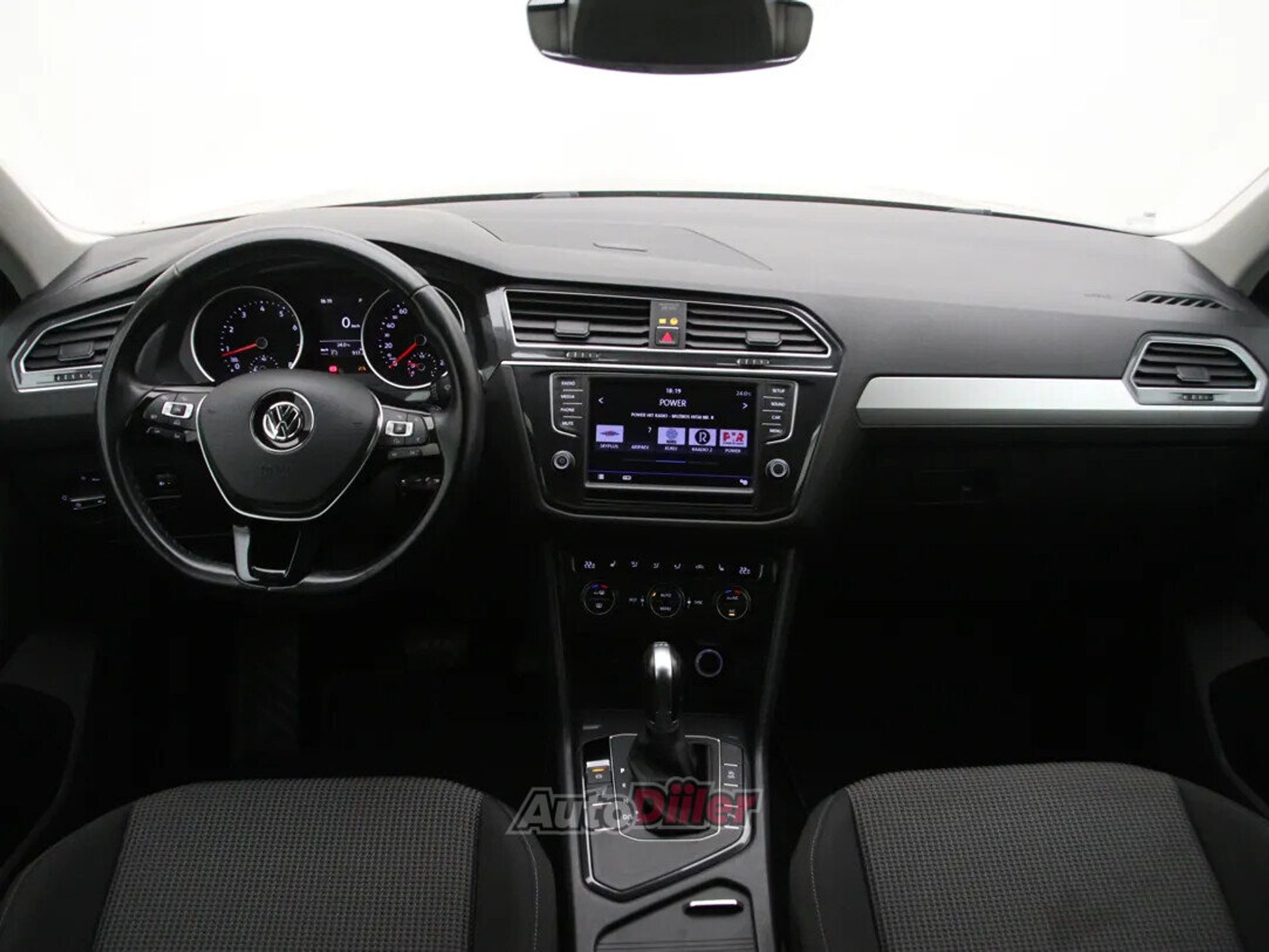 Volkswagen Tiguan Sound 1.4 110kW 2016, kuva 2/10