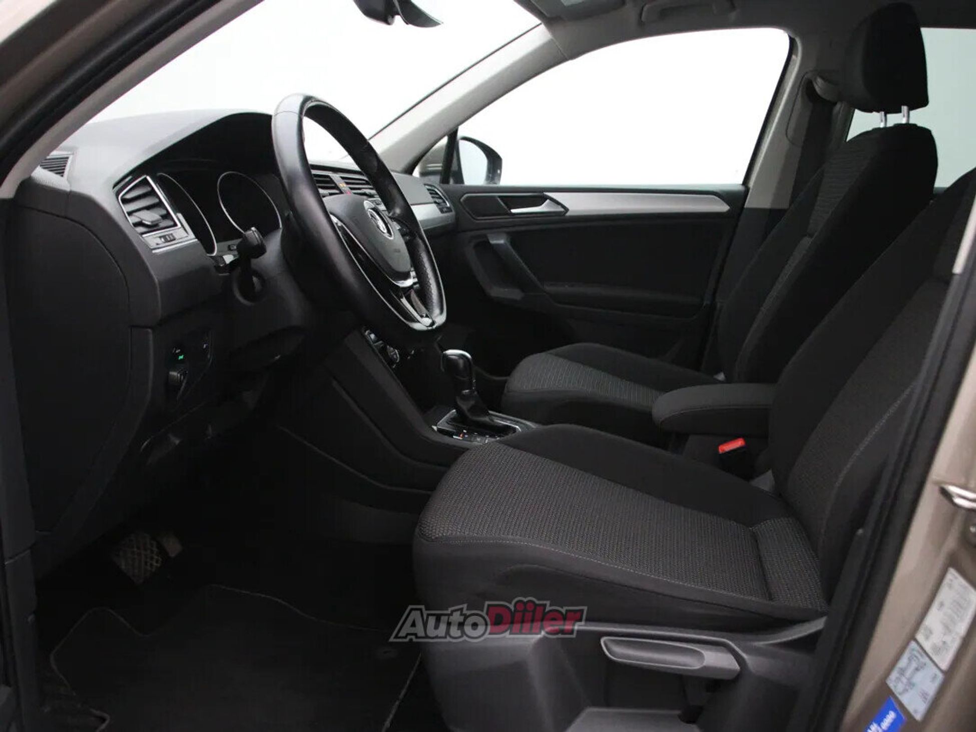 Volkswagen Tiguan Sound 1.4 110kW 2016, kuva 4/10
