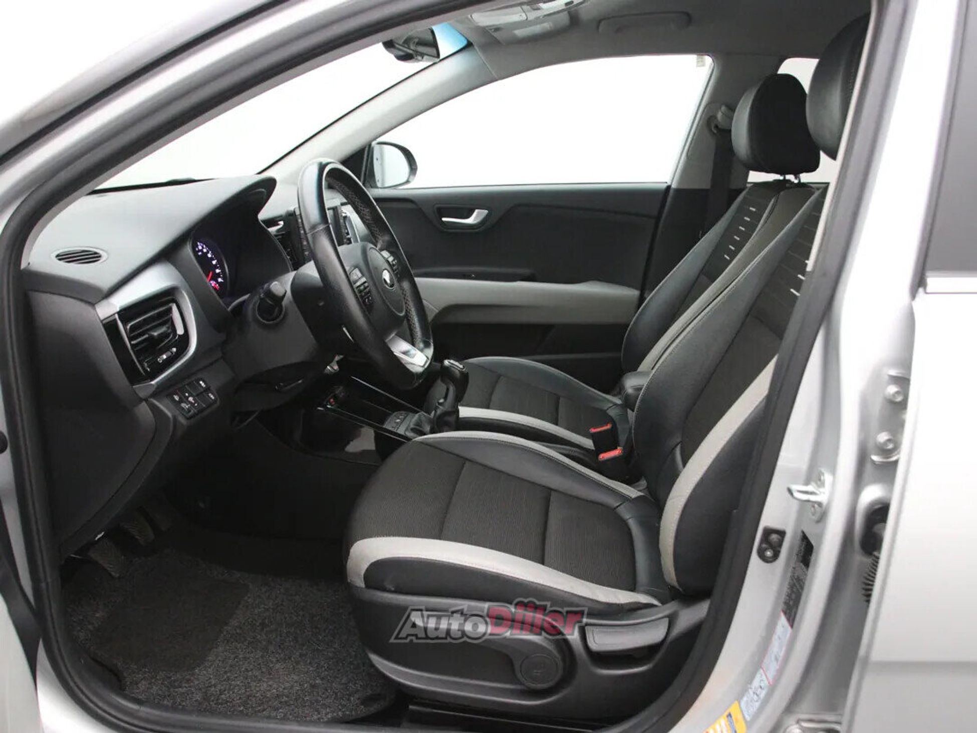 Kia Stonic Black Edition 1.0 88kW 2020, photo 4/10