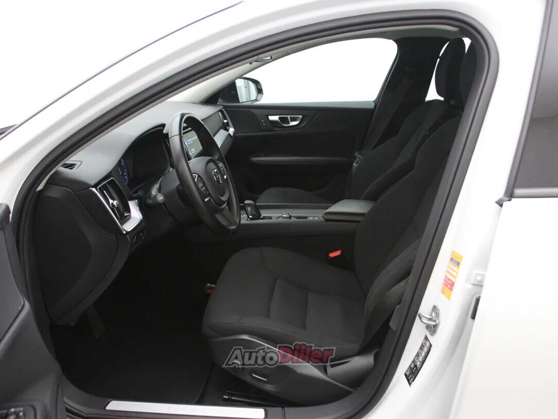 Volvo V60 2021, kuva 4/10